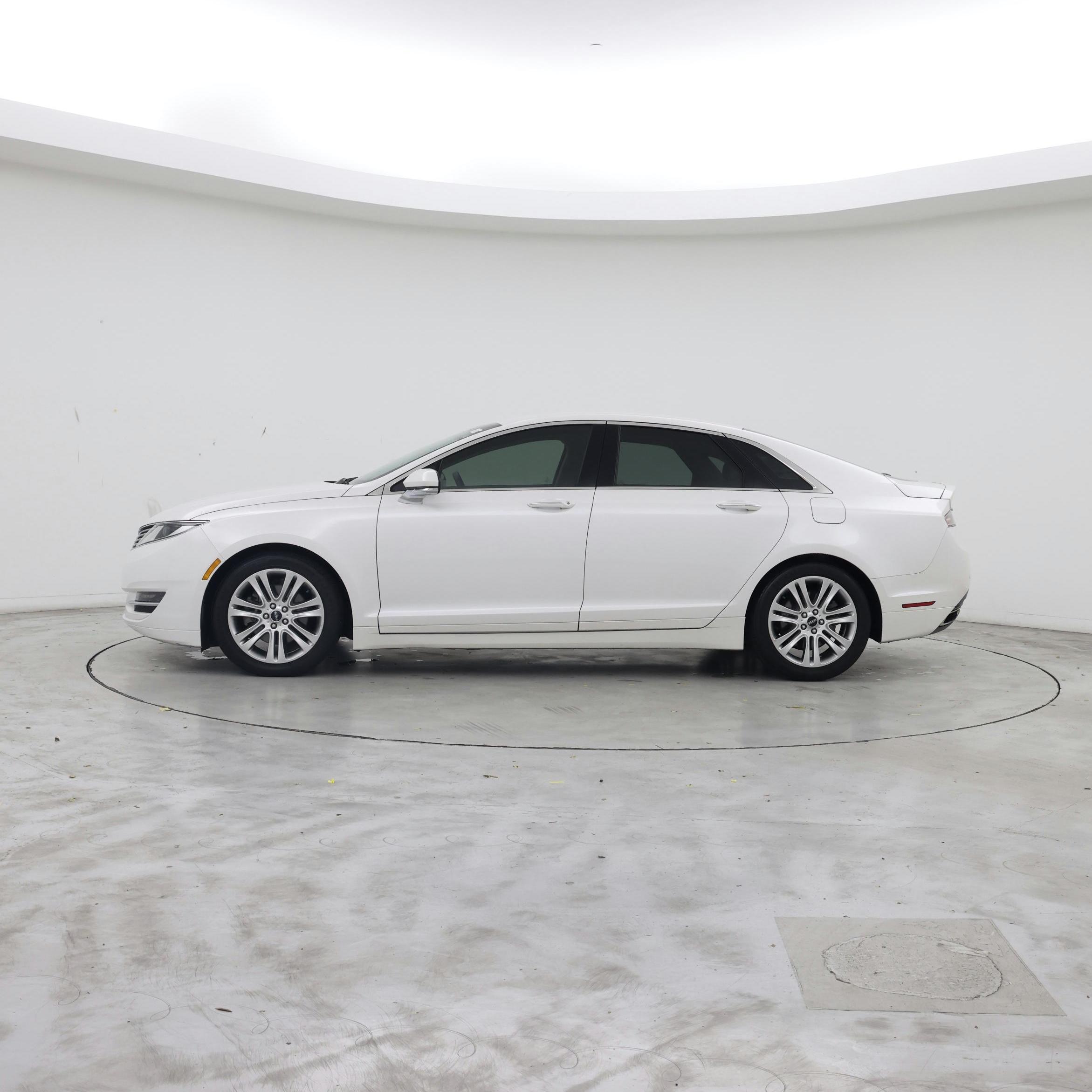 Thumbnail: 2016 Lincoln MKZ - 3
