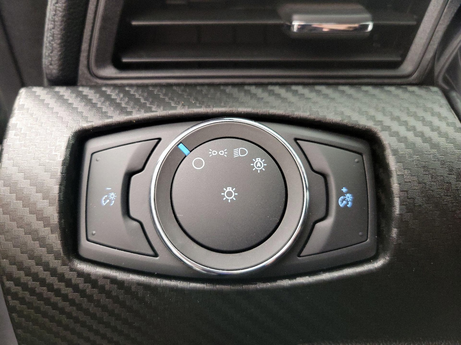 2021 Ford Mustang EcoBoost - Photo 15