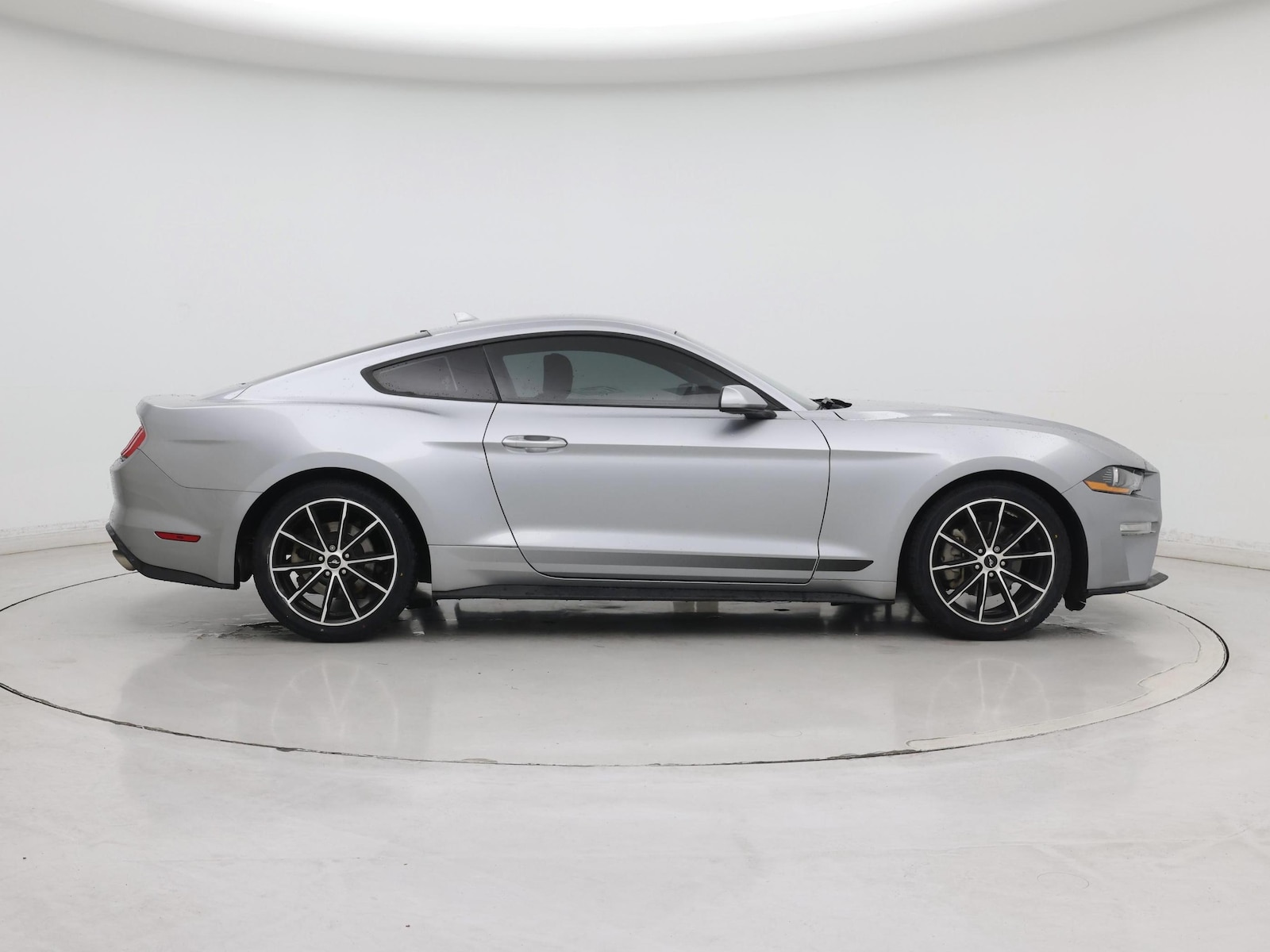 2021 Ford Mustang EcoBoost - Photo 8