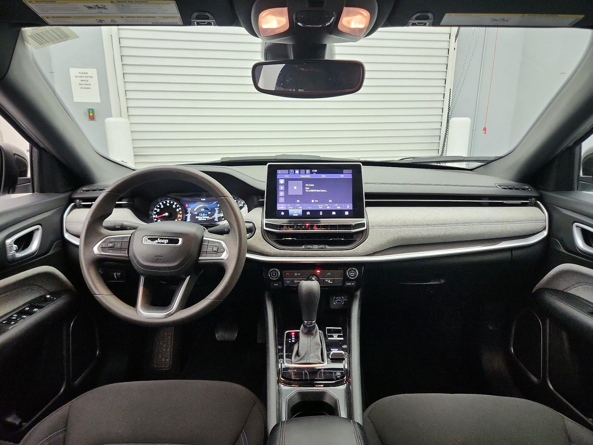 Thumbnail: 2023 Jeep Compass - 9