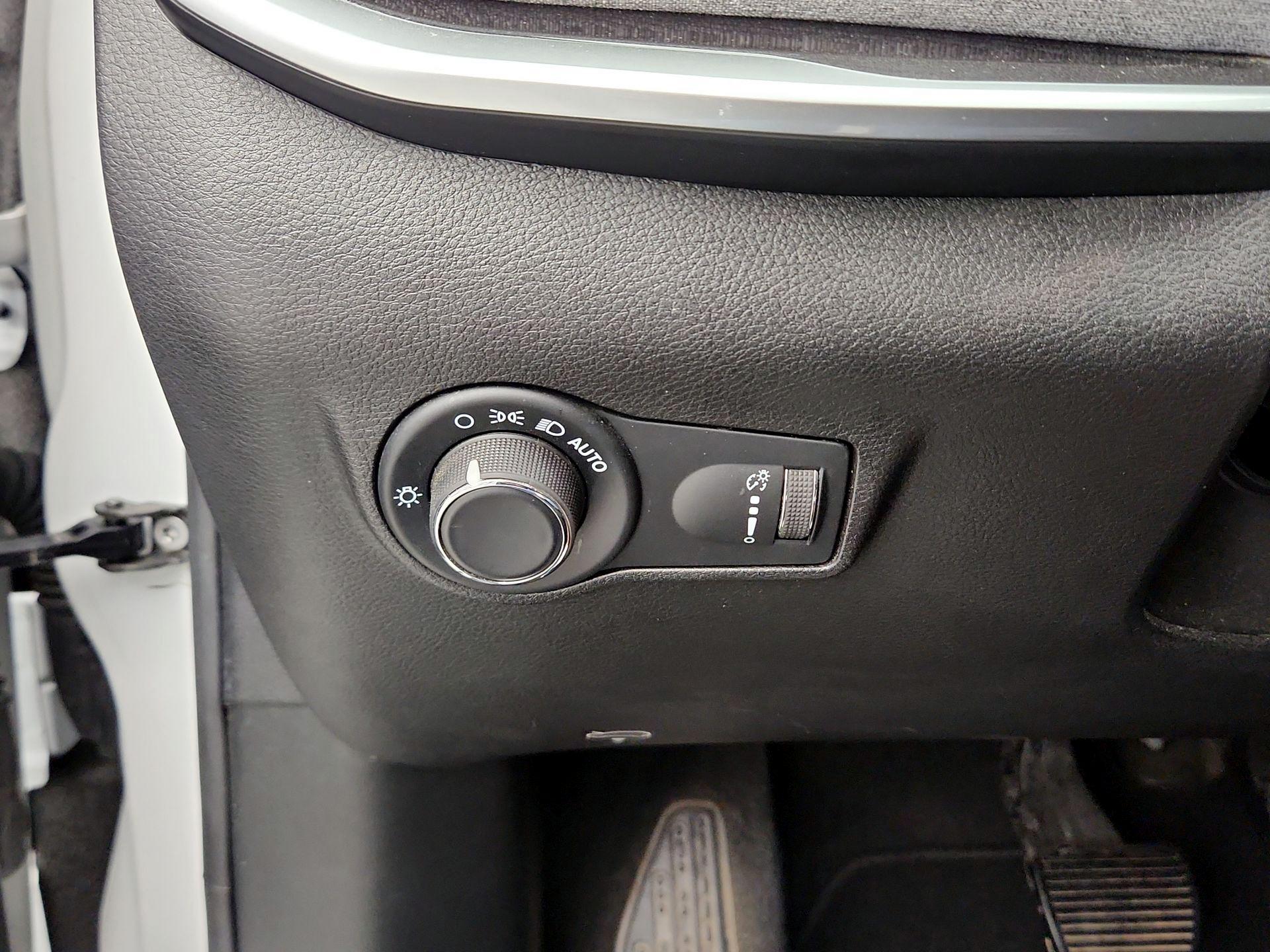Thumbnail: 2023 Jeep Compass - 13