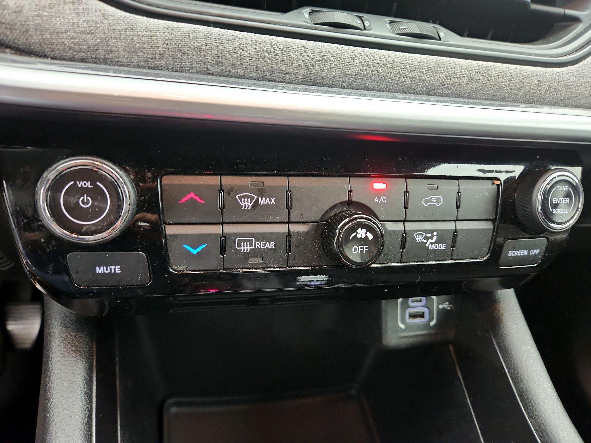 Thumbnail: 2023 Jeep Compass - 16