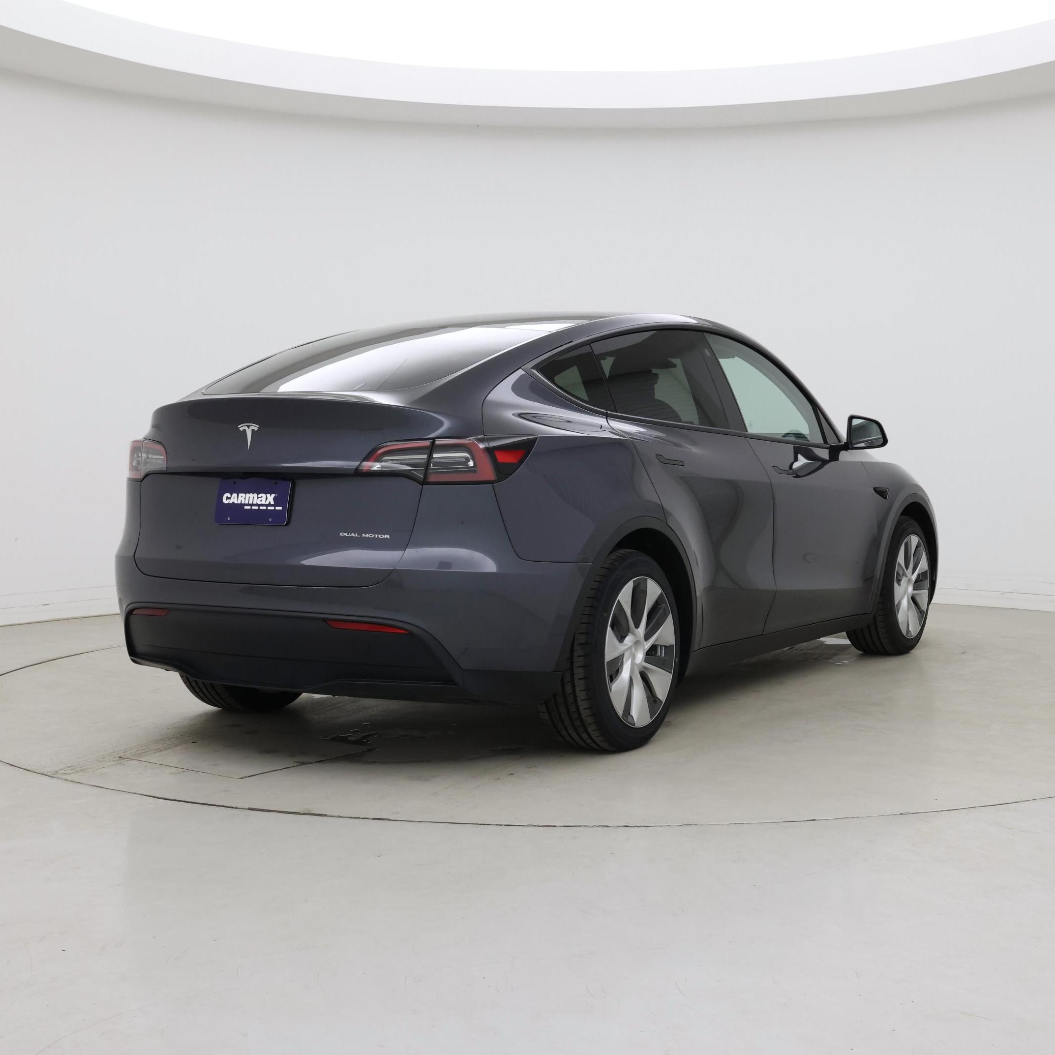 Thumbnail: 2023 Tesla Model Y - 8