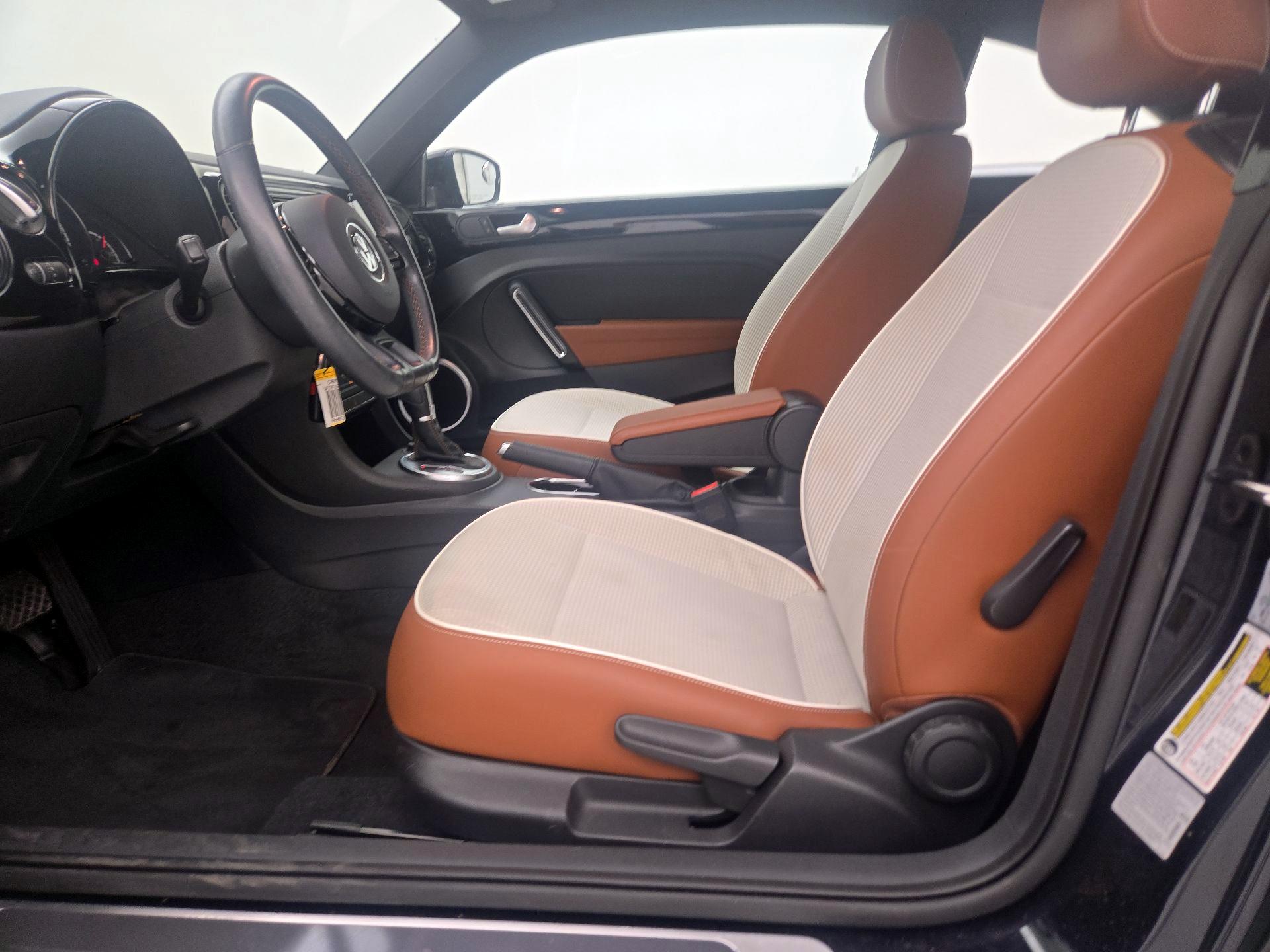 Thumbnail: 2016 Volkswagen Beetle - 11
