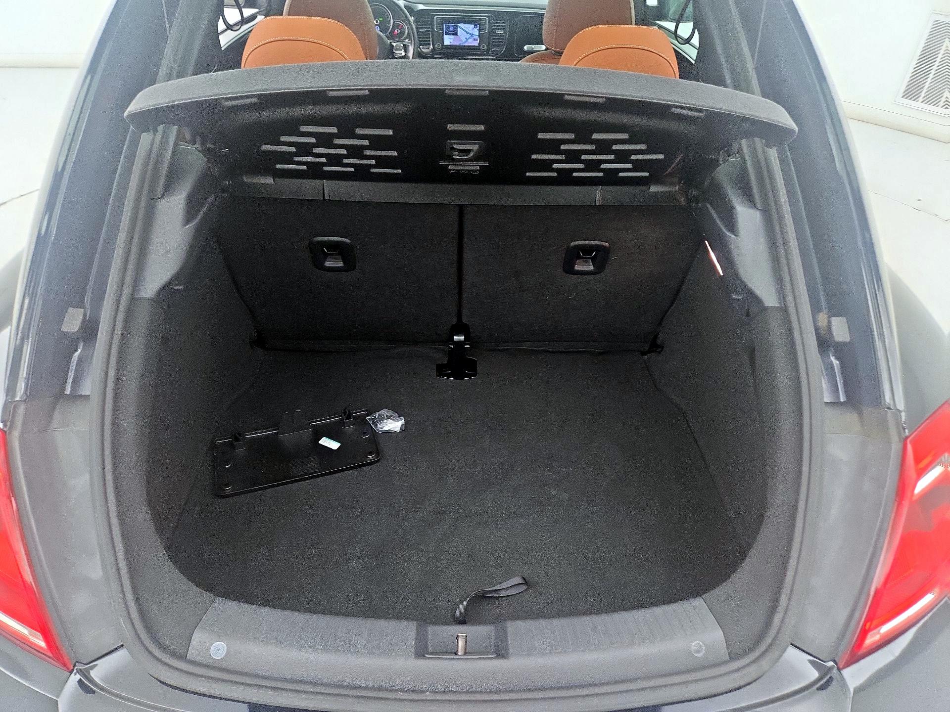 Thumbnail: 2016 Volkswagen Beetle - 20