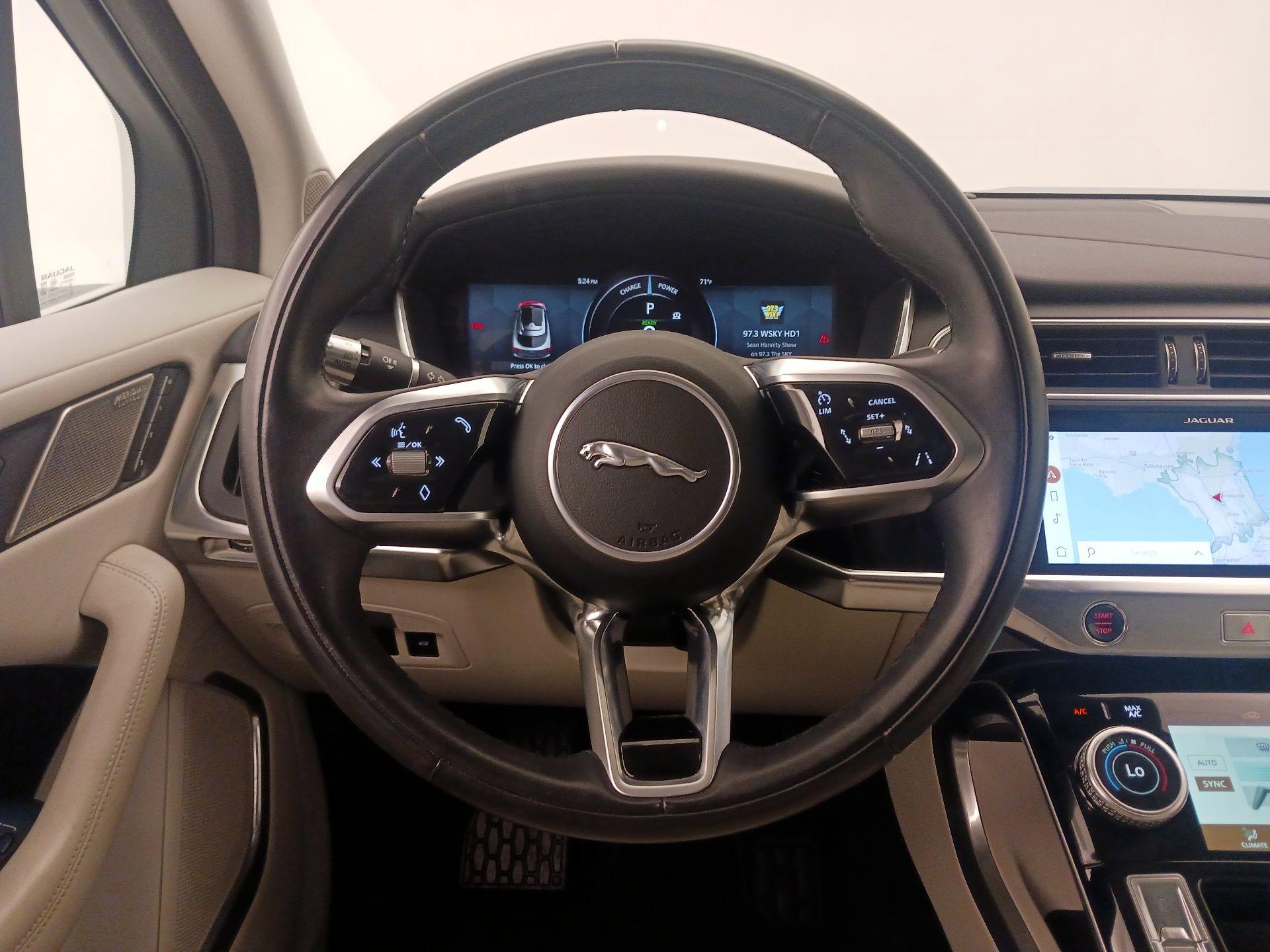 Thumbnail: 2022 Jaguar I-Pace - 10