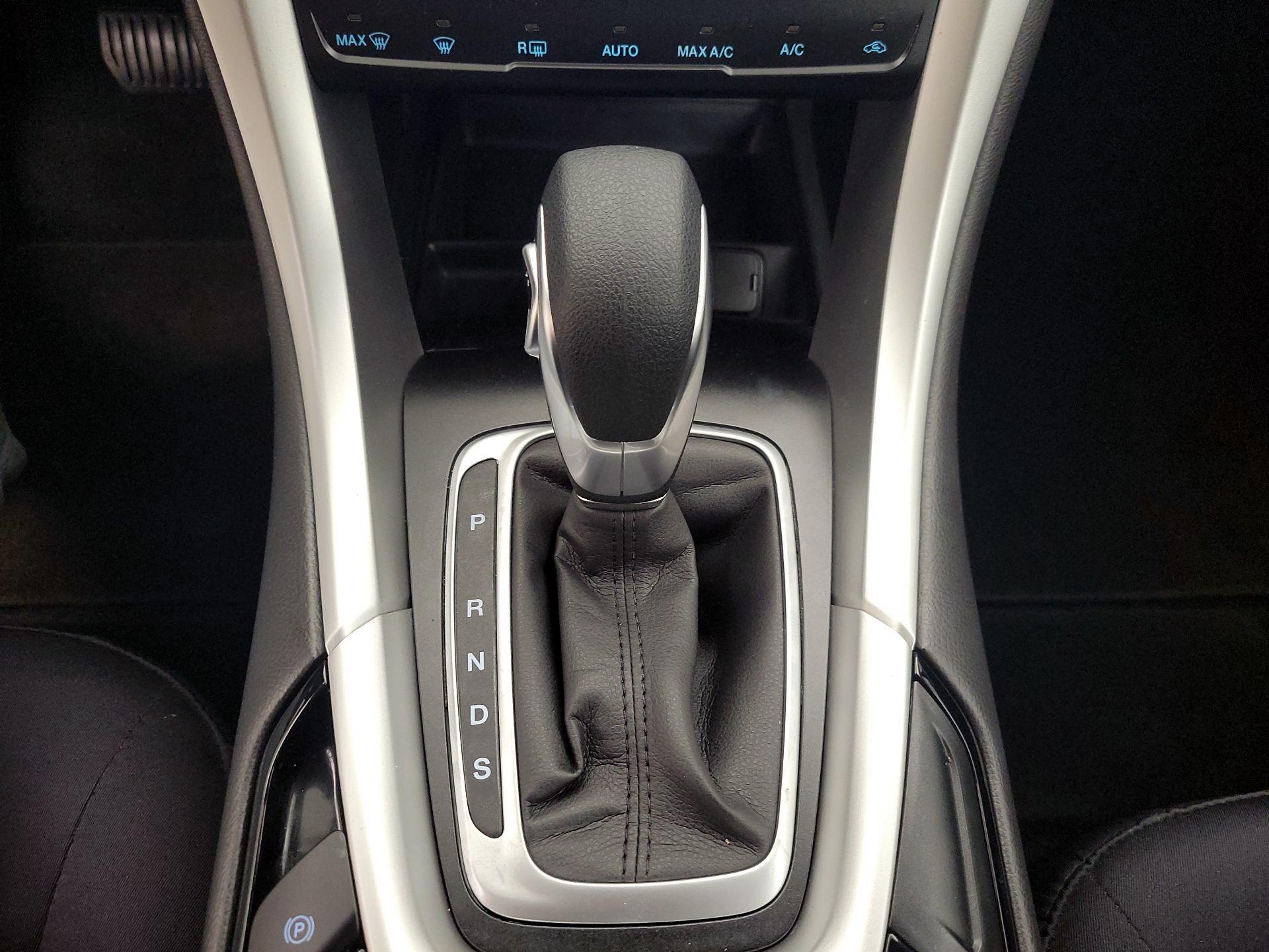 Thumbnail: 2014 Ford Fusion - 17