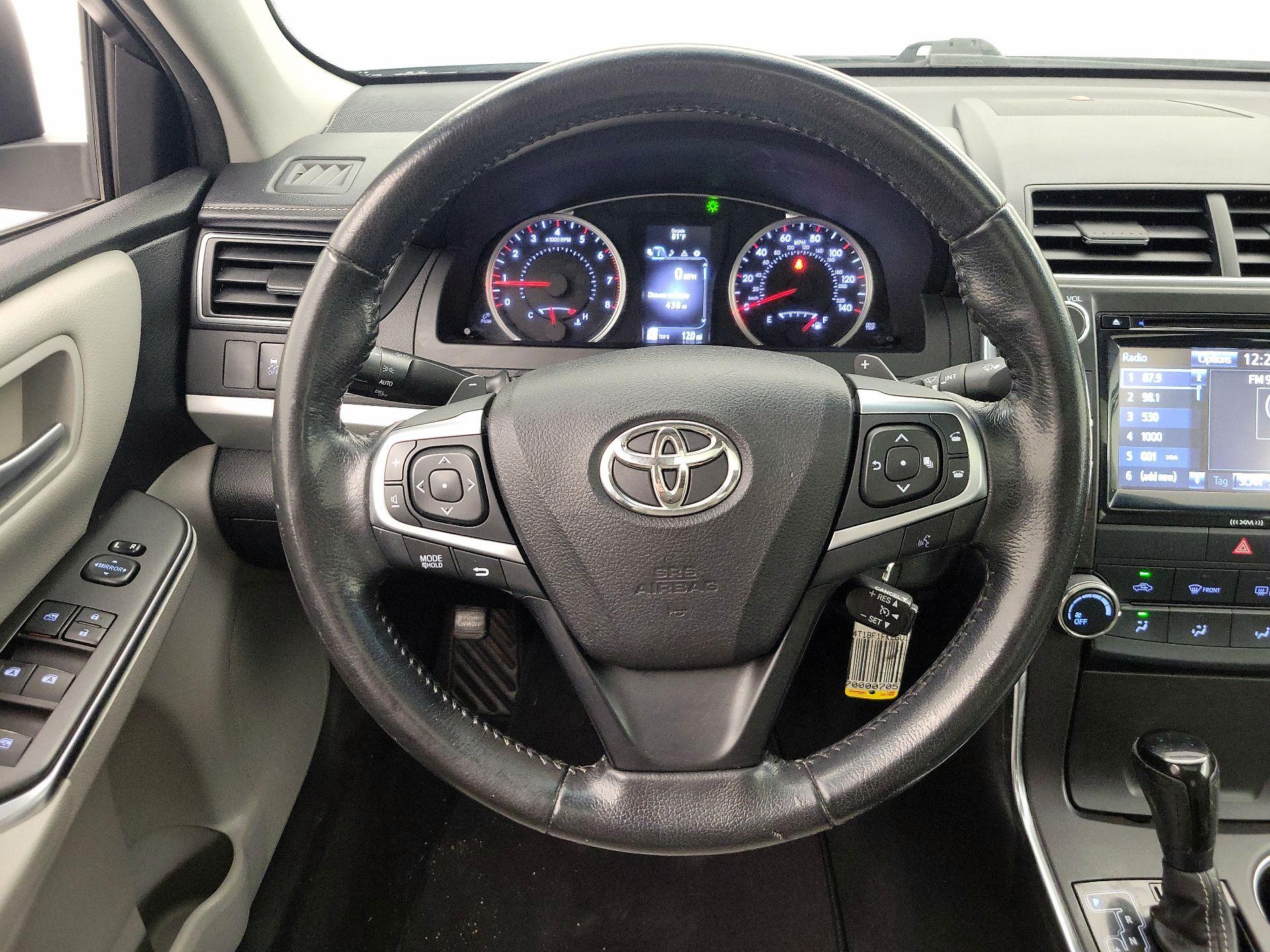 Thumbnail: 2016 Toyota Camry - 10