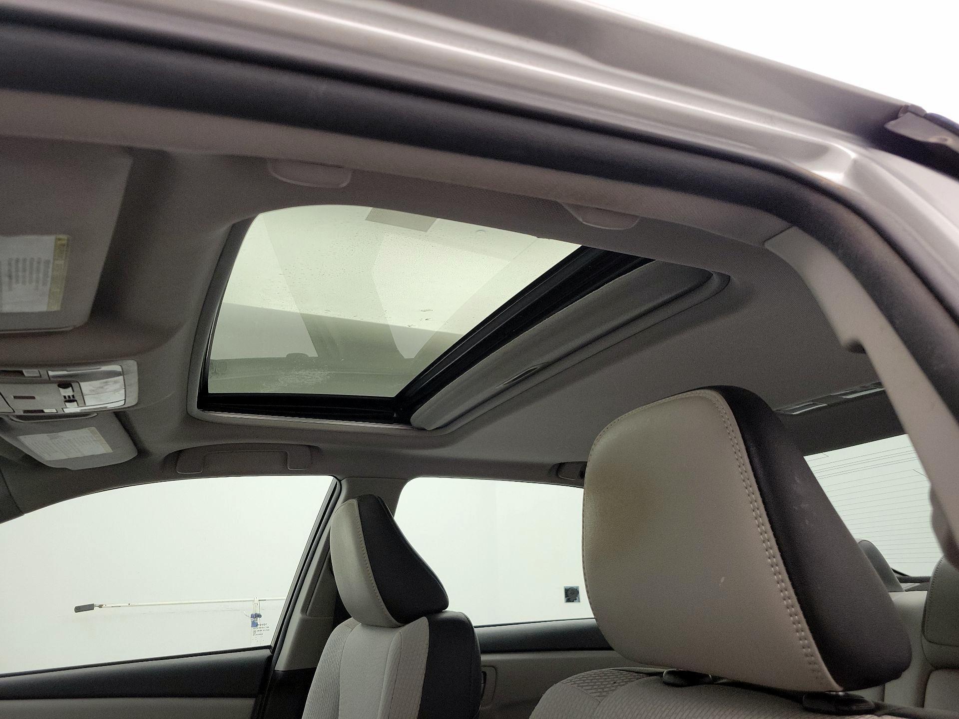 Thumbnail: 2016 Toyota Camry - 20