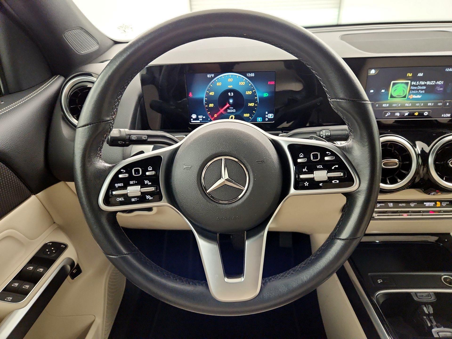 Thumbnail: 2021 Mercedes-Benz GLB - 10