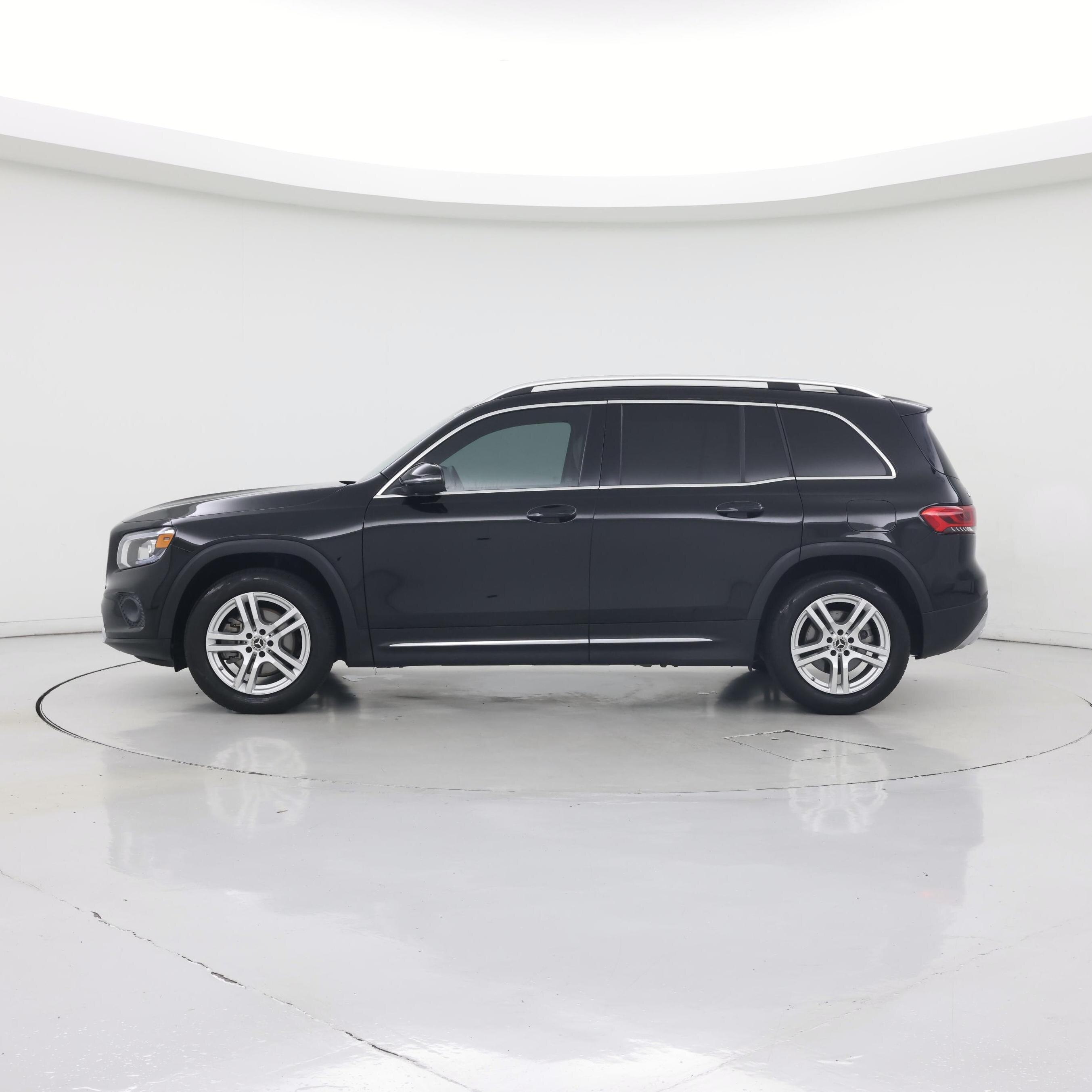 Thumbnail: 2021 Mercedes-Benz GLB - 3