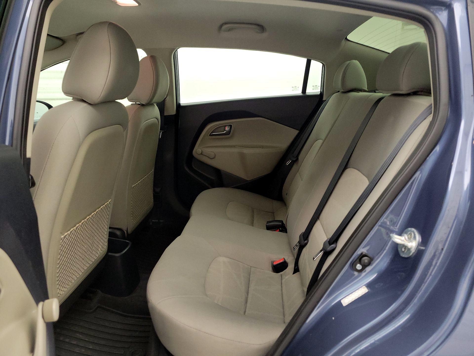 Thumbnail: 2016 Kia Rio - 18