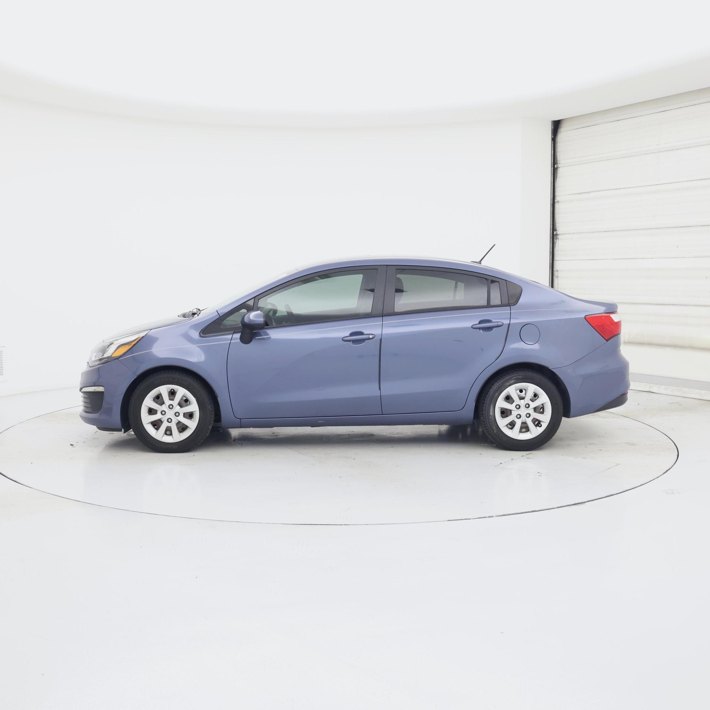 Thumbnail: 2016 Kia Rio - 3