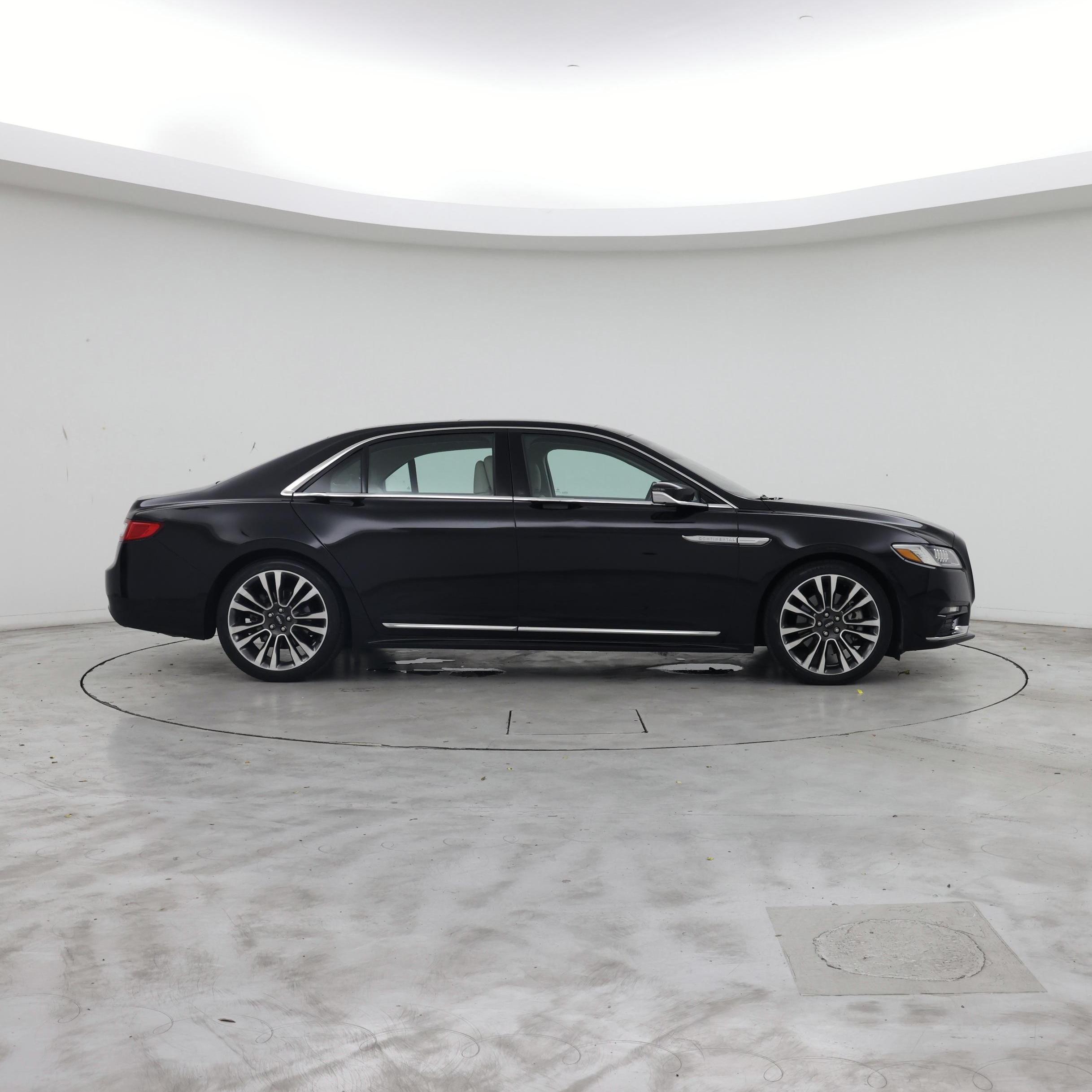 Thumbnail: 2017 Lincoln Continental - 7