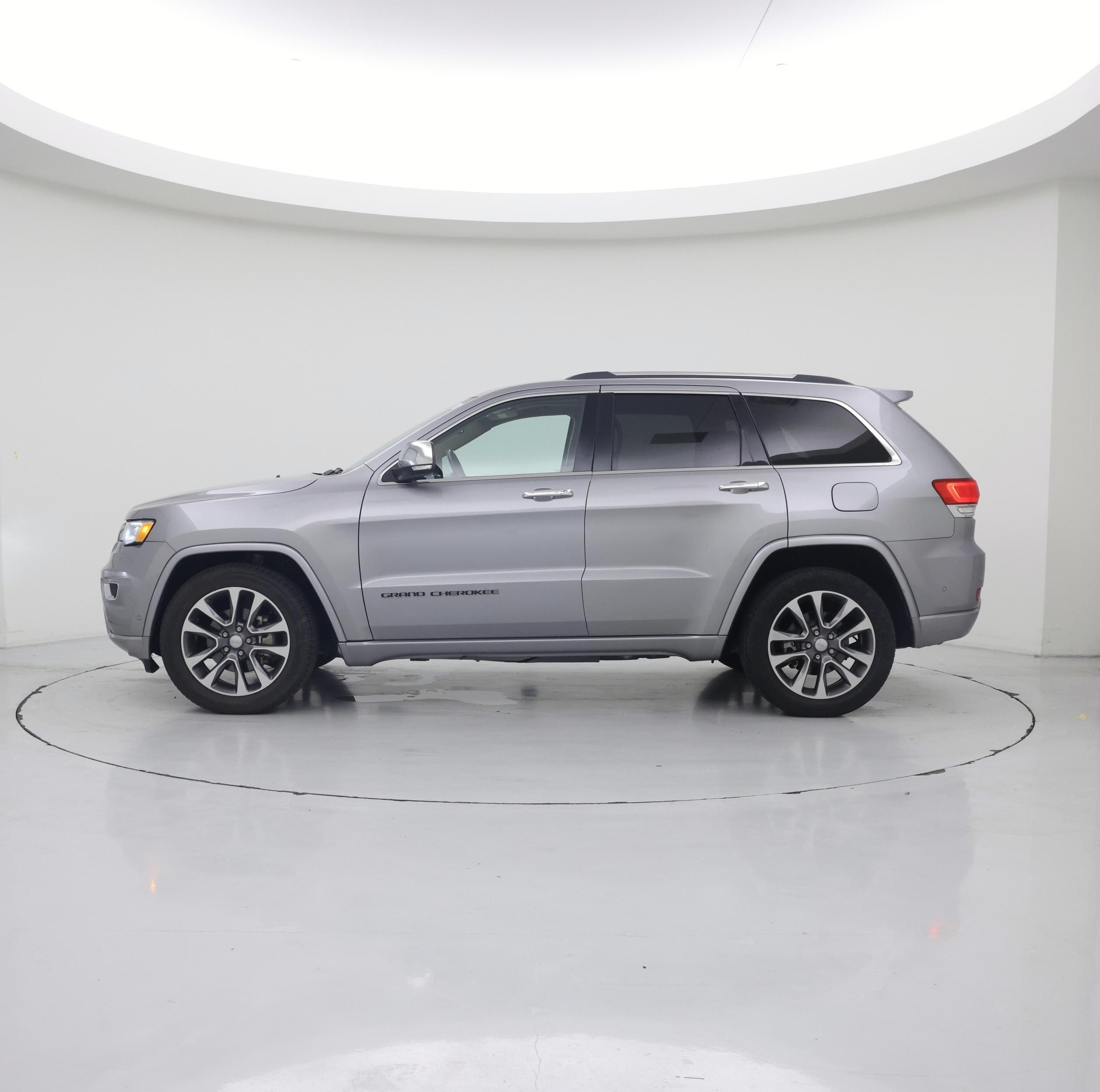 Thumbnail: 2017 Jeep Grand Cherokee - 3