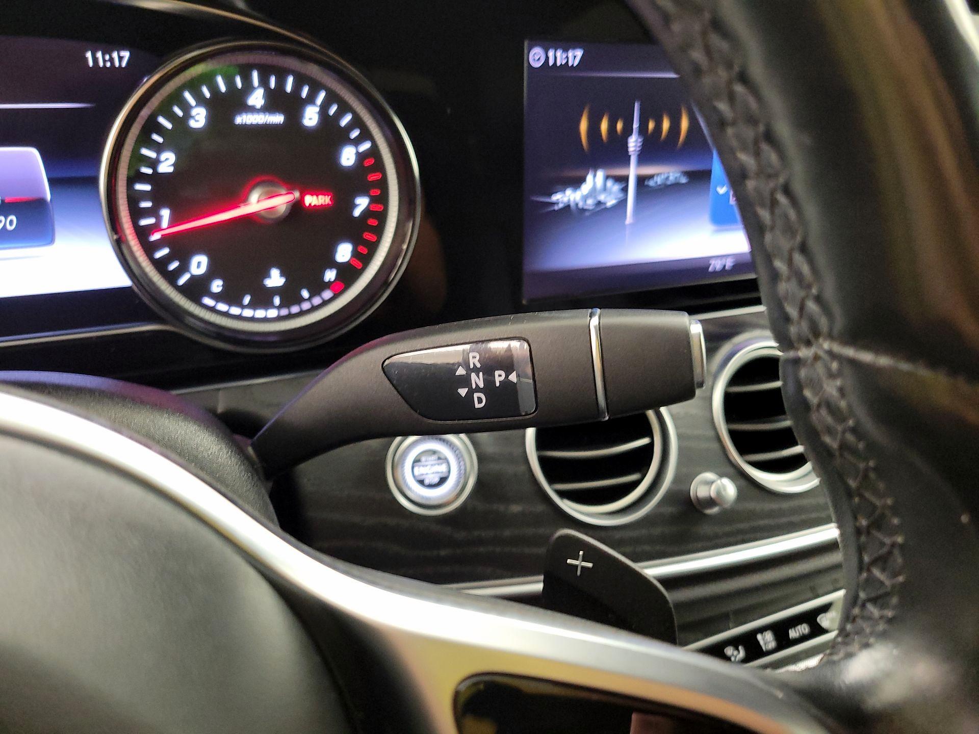 Thumbnail: 2020 Mercedes-Benz E-Class - 18