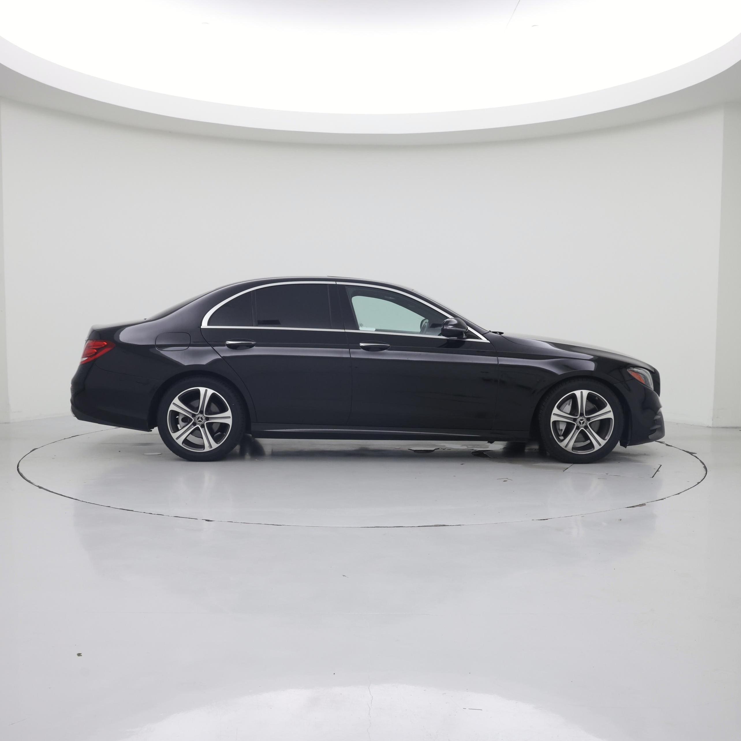 Thumbnail: 2020 Mercedes-Benz E-Class - 7