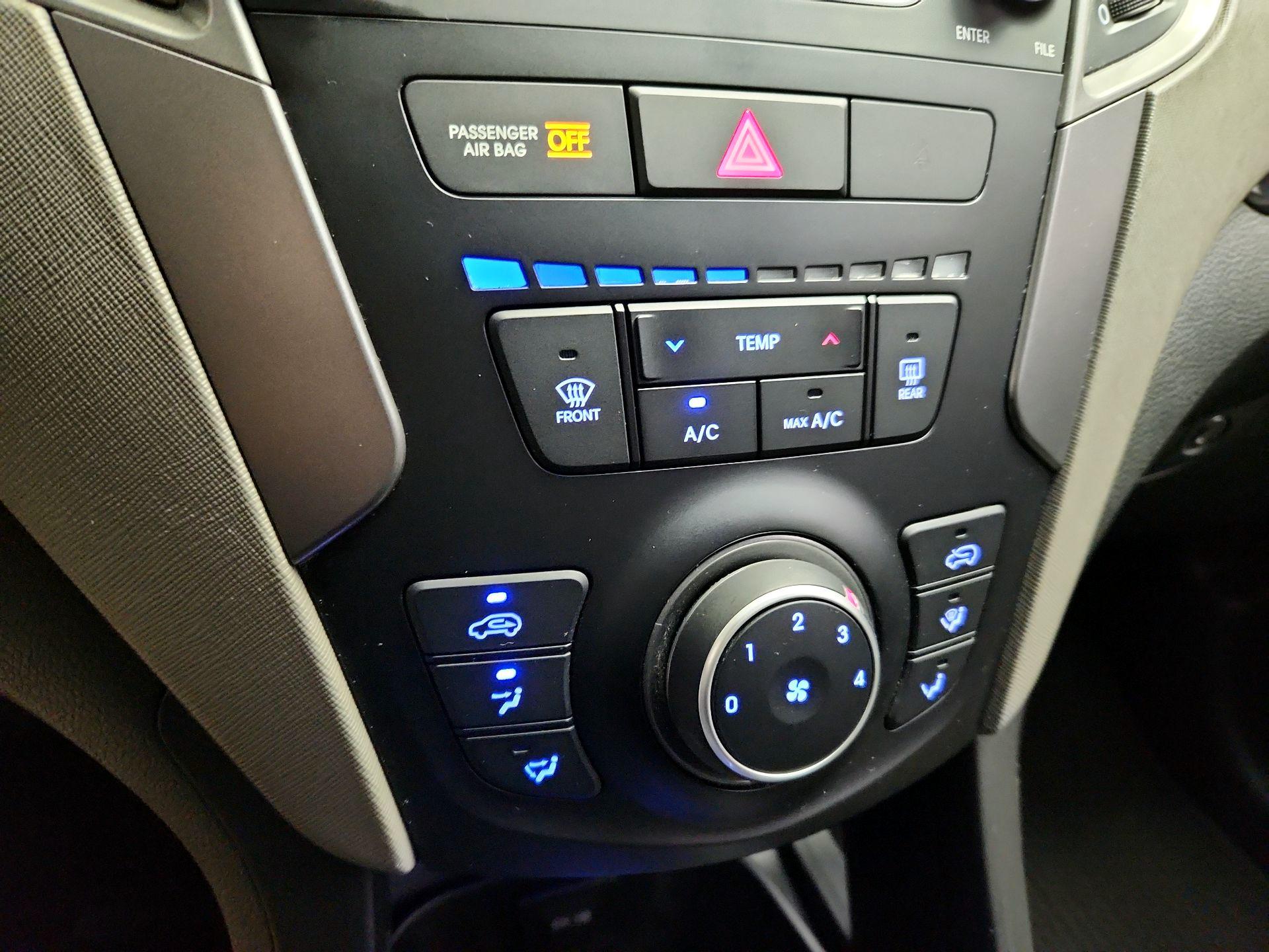 Thumbnail: 2016 Hyundai Santa Fe - 16