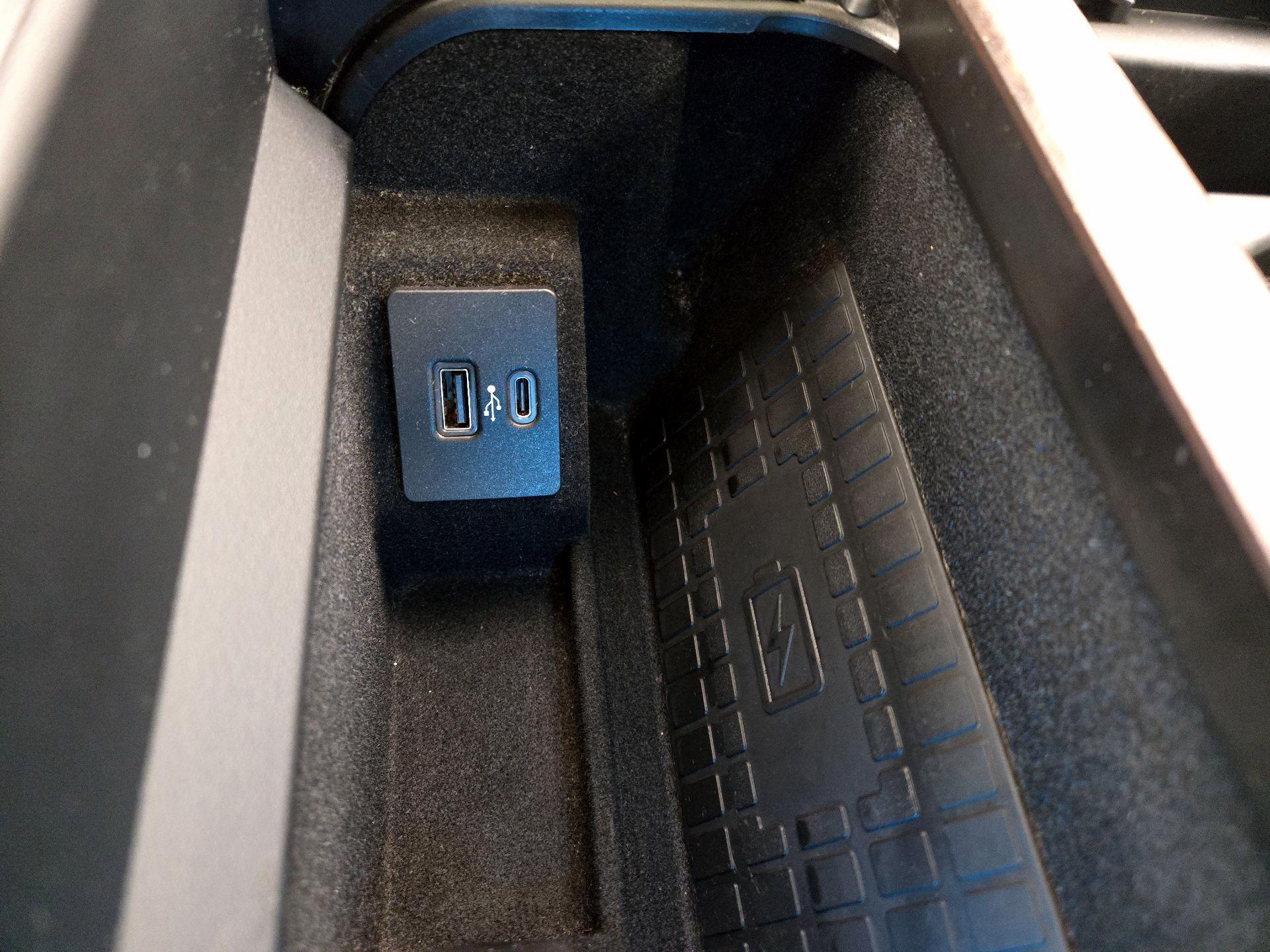 Thumbnail: 2020 Lincoln Navigator L - 19