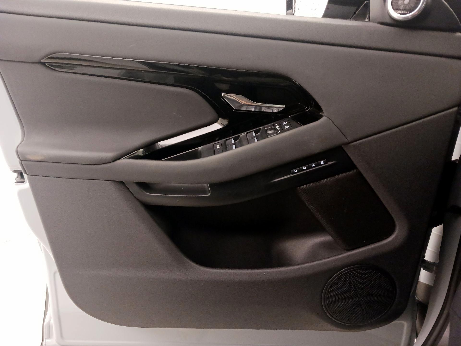 Thumbnail: 2025 Land Rover Range Rover Evoque - 12