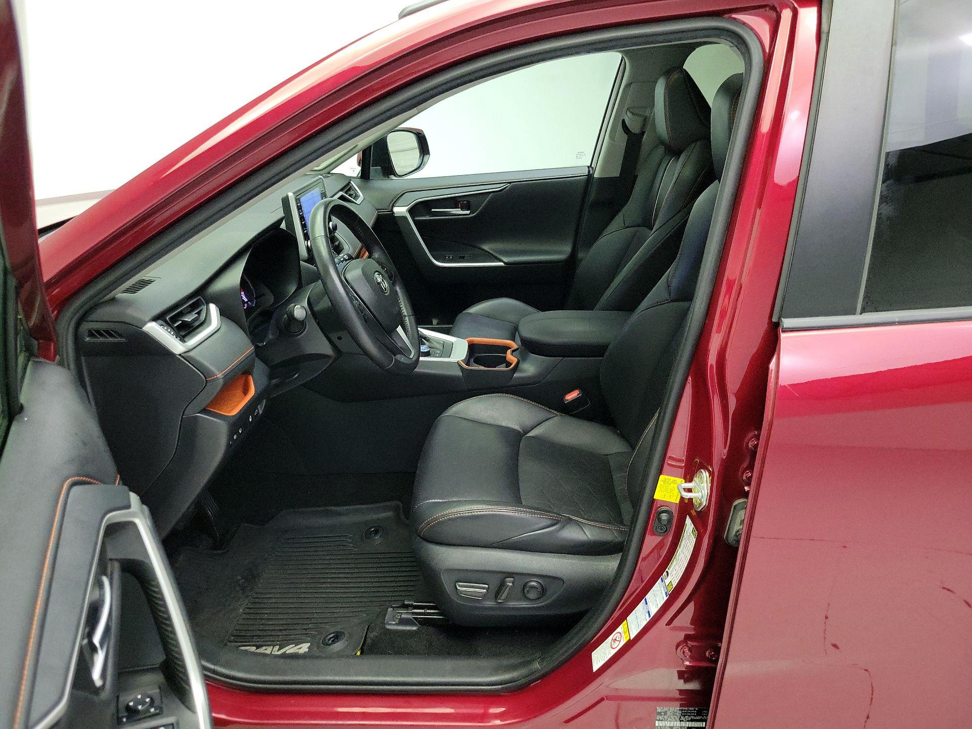 Thumbnail: 2019 Toyota RAV4 - 11