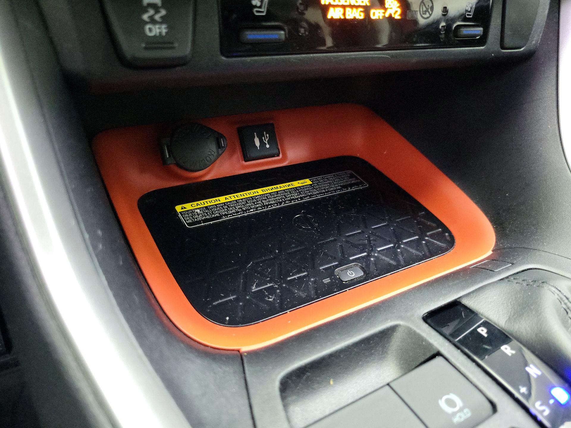 Thumbnail: 2019 Toyota RAV4 - 19