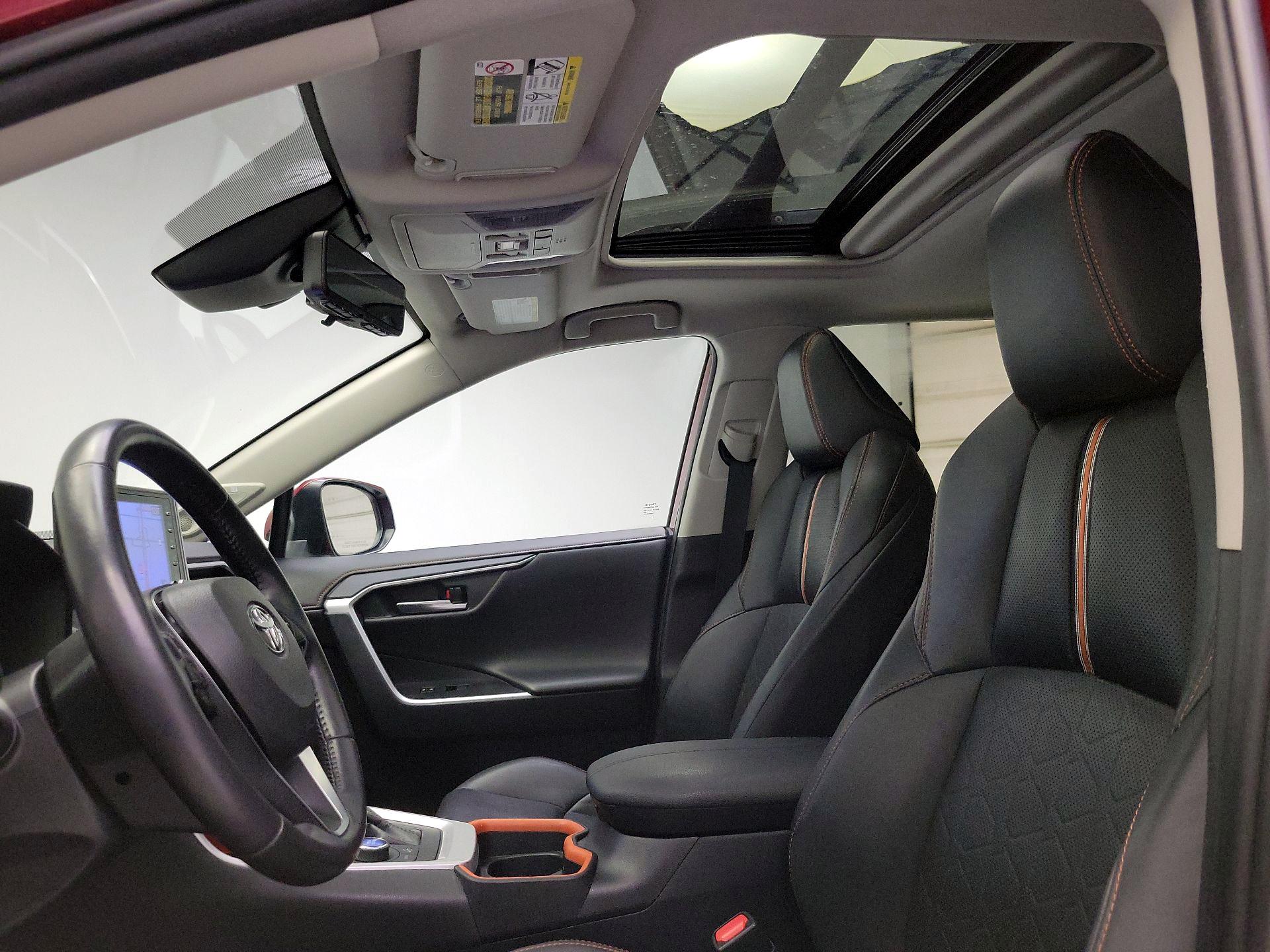 Thumbnail: 2019 Toyota RAV4 - 20