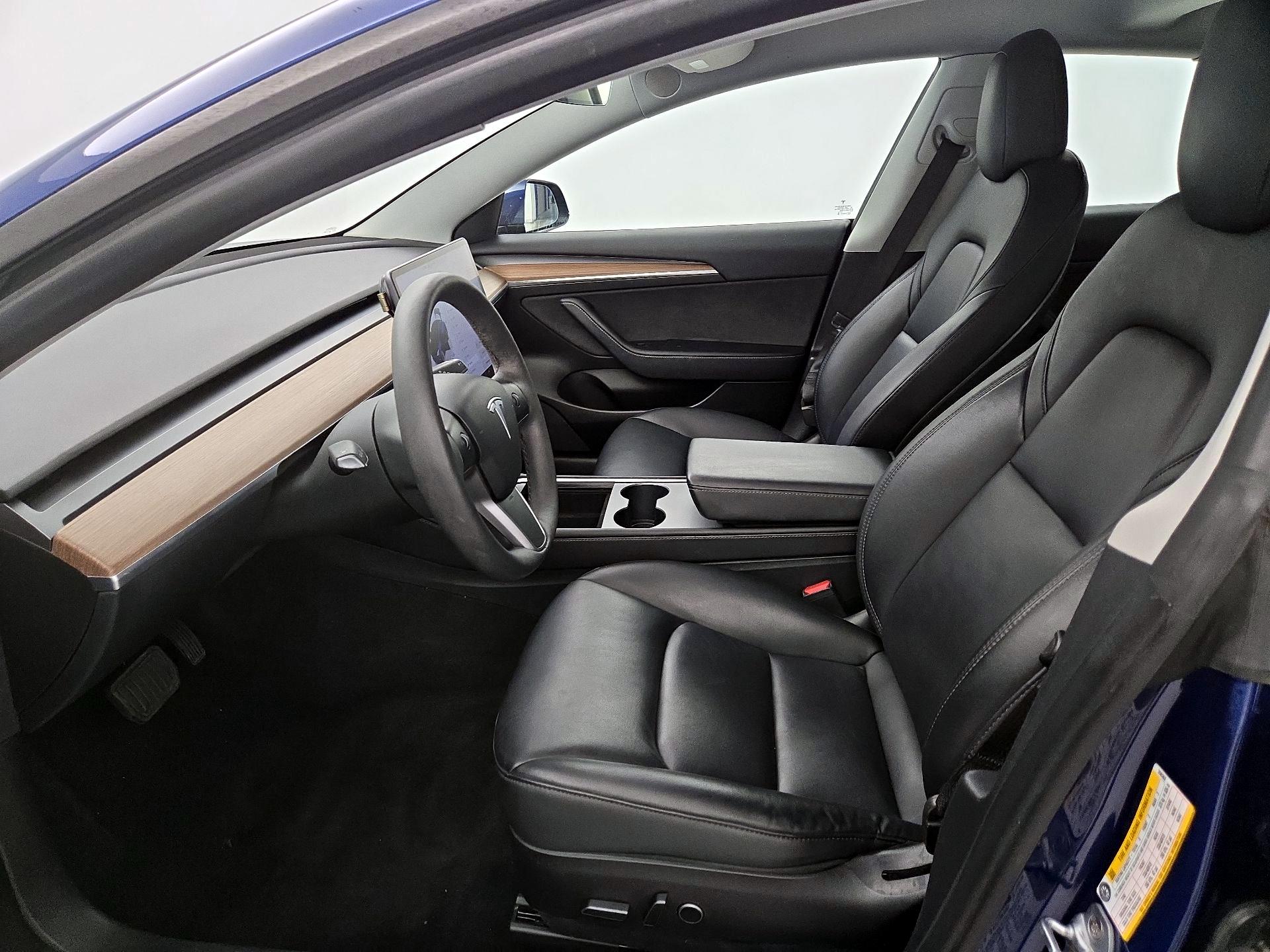 Thumbnail: 2022 Tesla Model 3 - 11