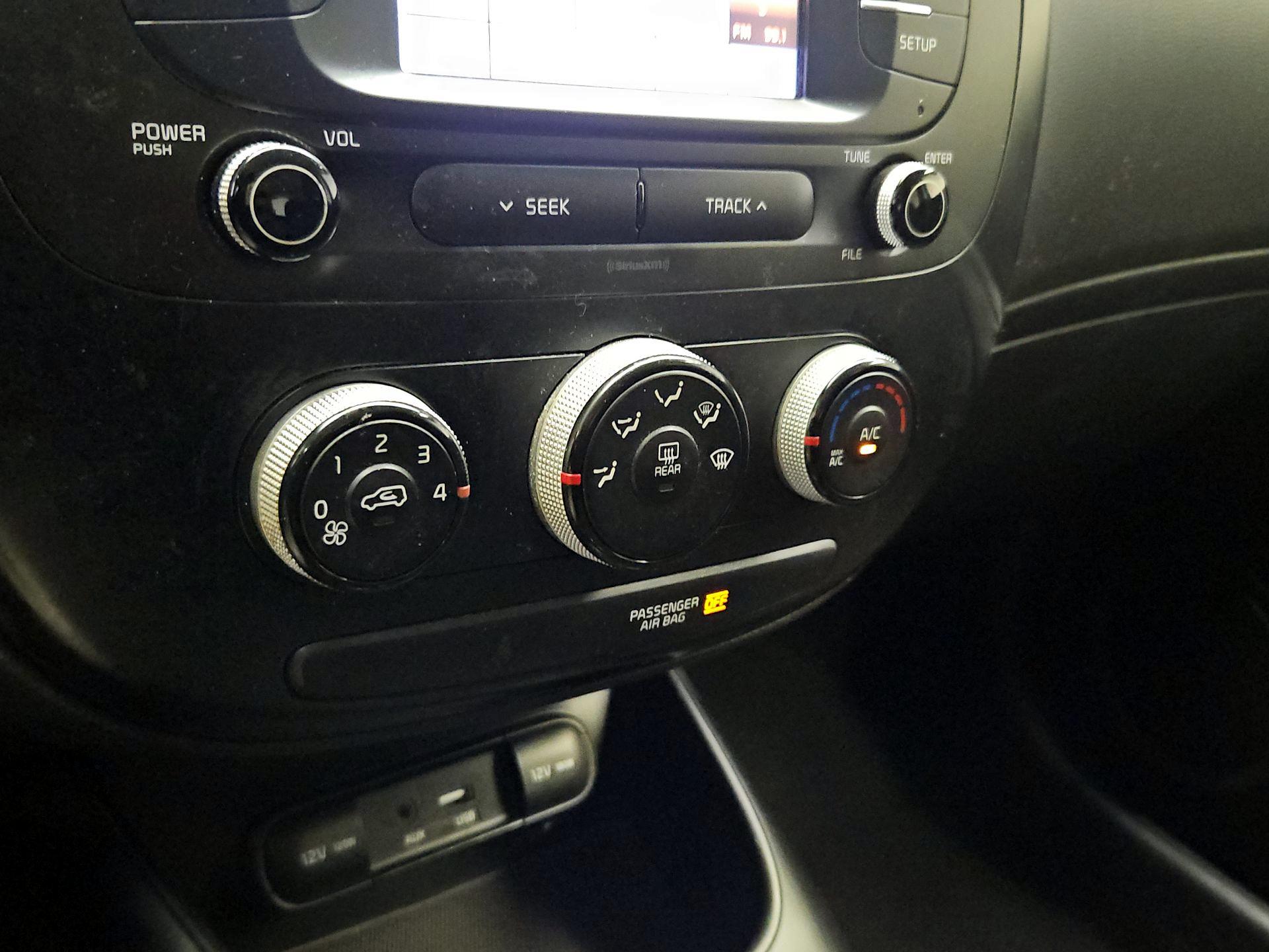 Thumbnail: 2019 Kia Soul - 16