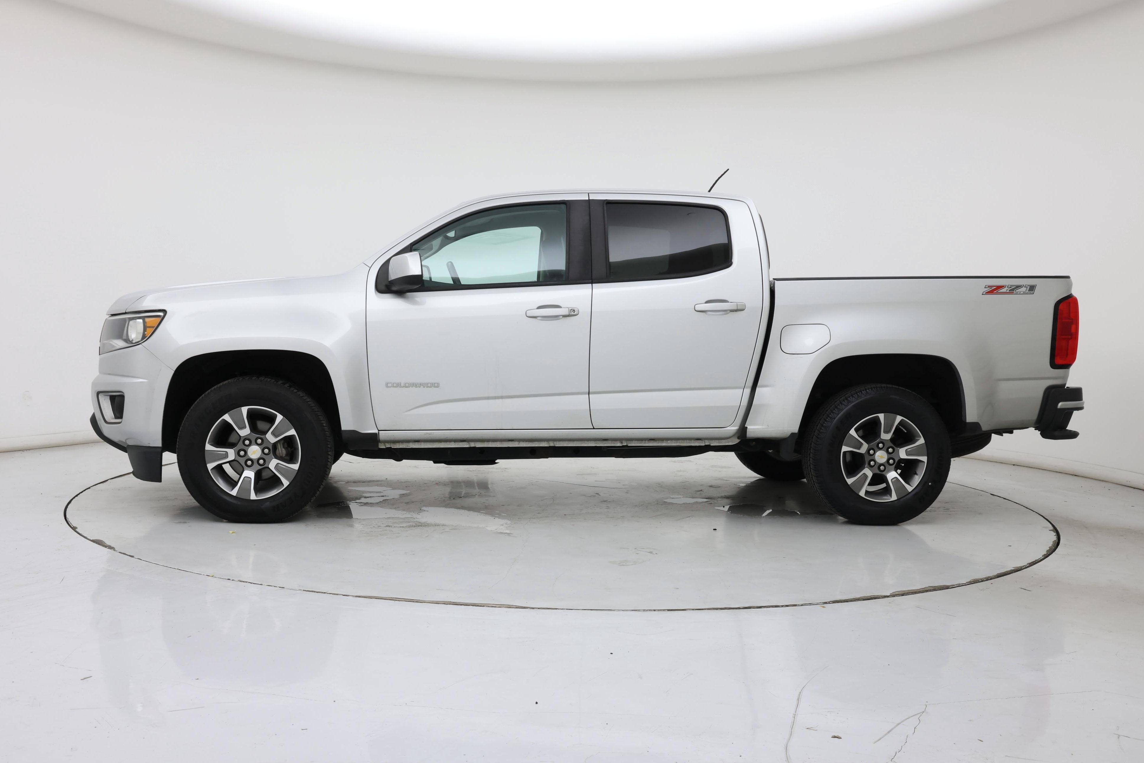 Thumbnail: 2017 Chevrolet Colorado - 3