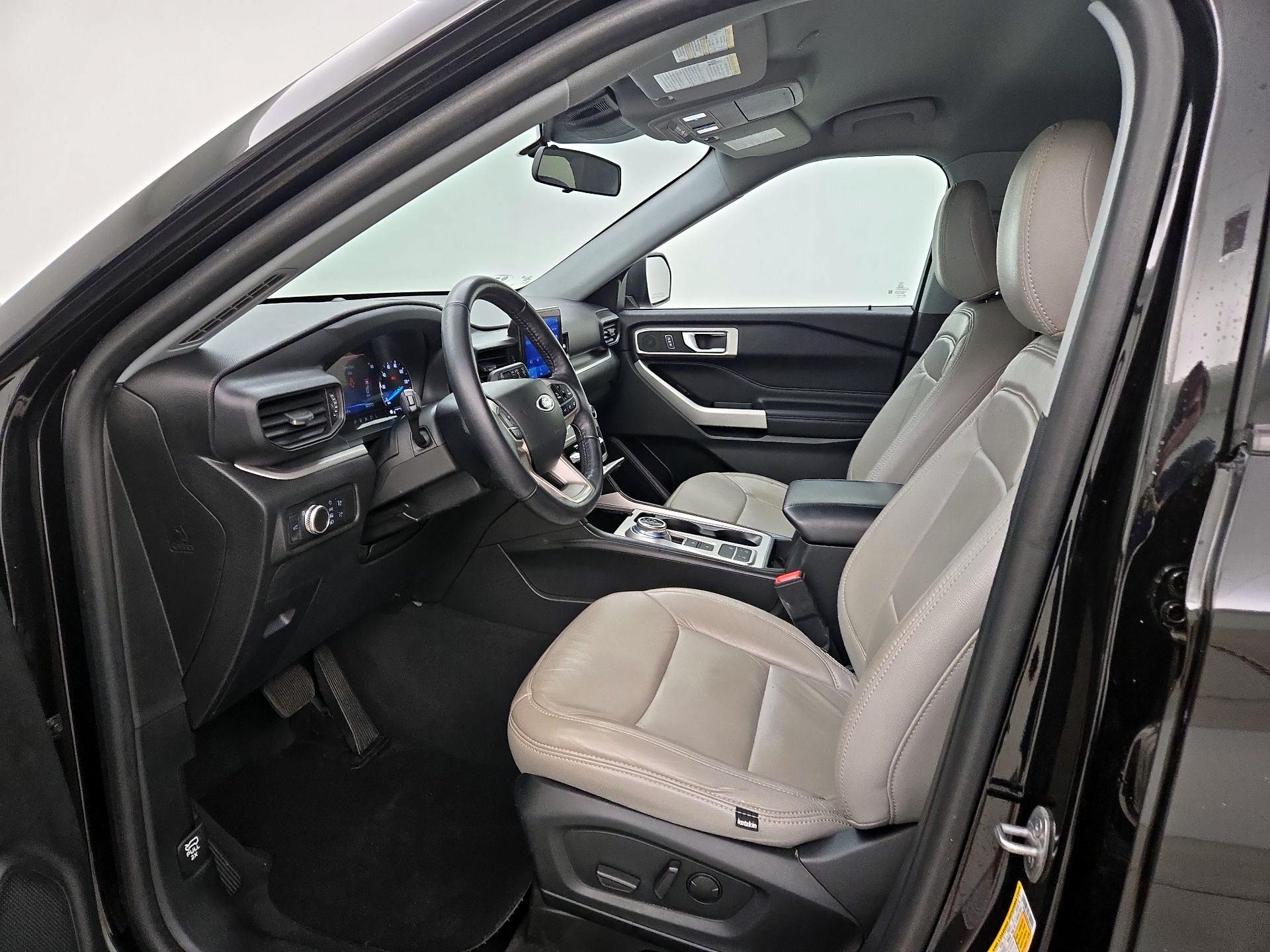 Thumbnail: 2022 Ford Explorer - 11