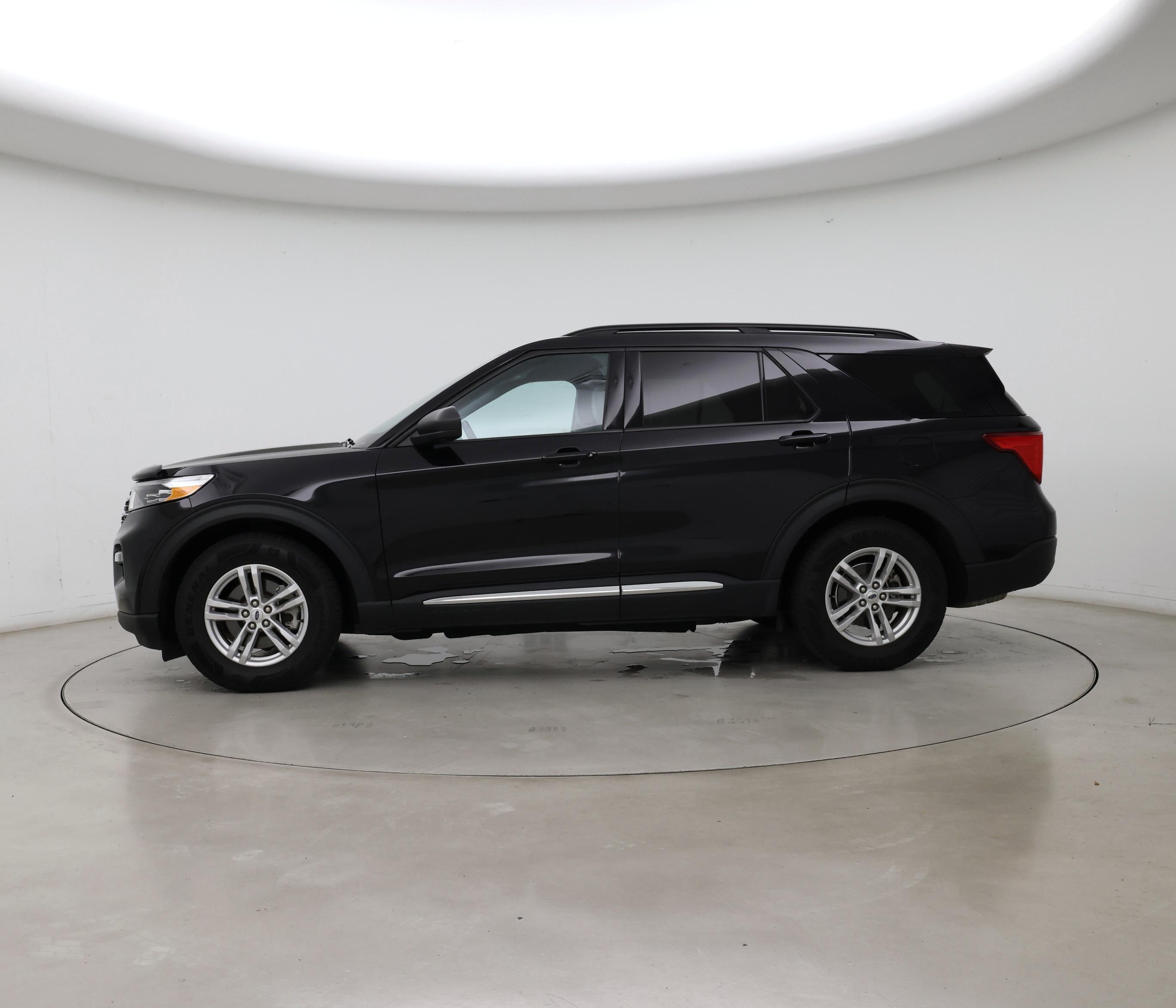 Thumbnail: 2022 Ford Explorer - 3