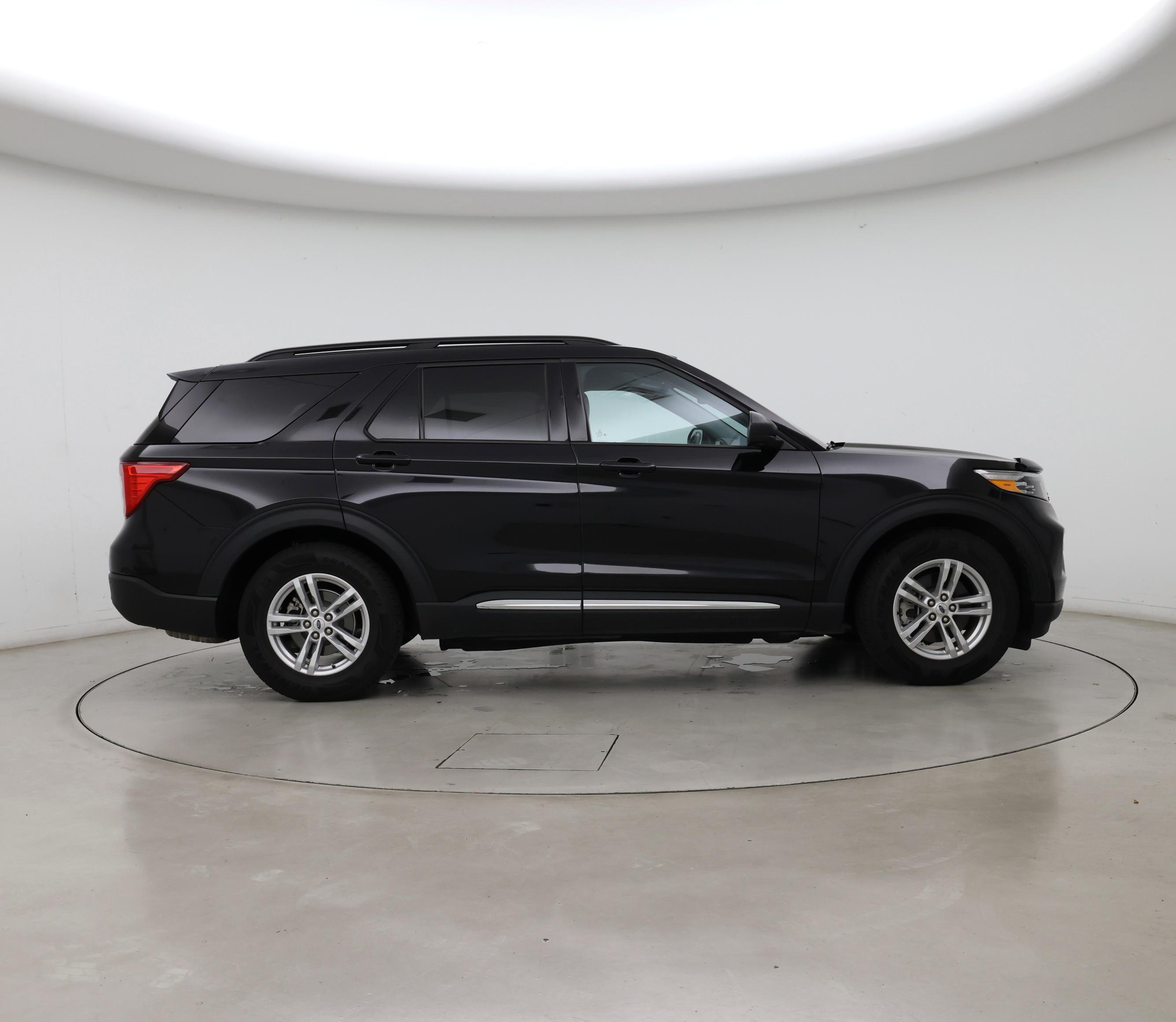 Thumbnail: 2022 Ford Explorer - 7