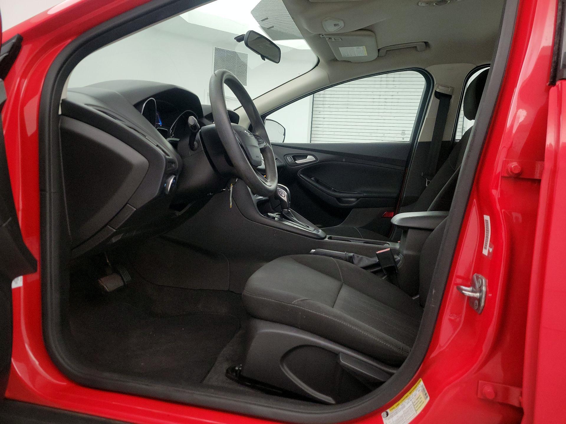 Thumbnail: 2016 Ford Focus - 11