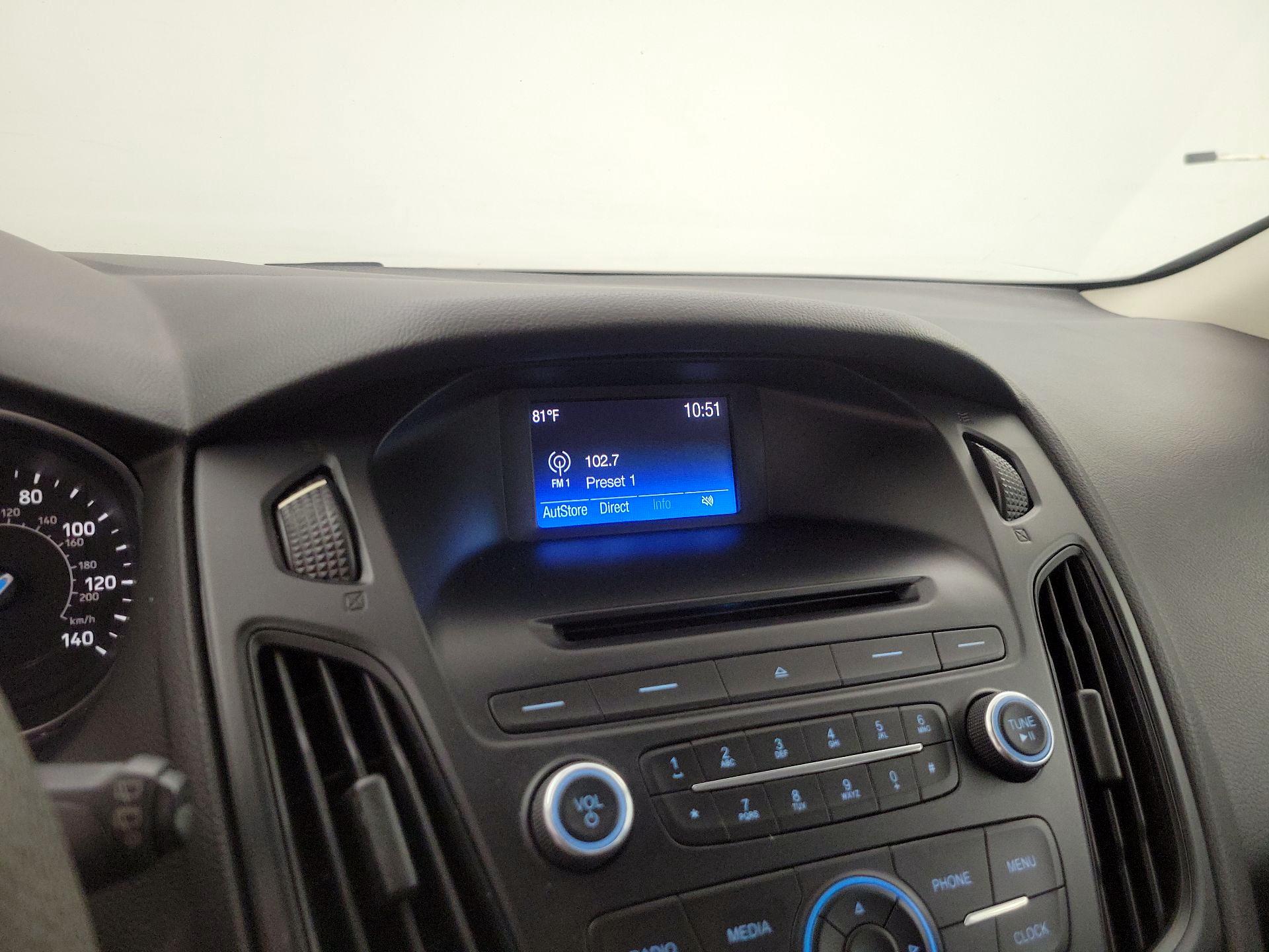 Thumbnail: 2016 Ford Focus - 15