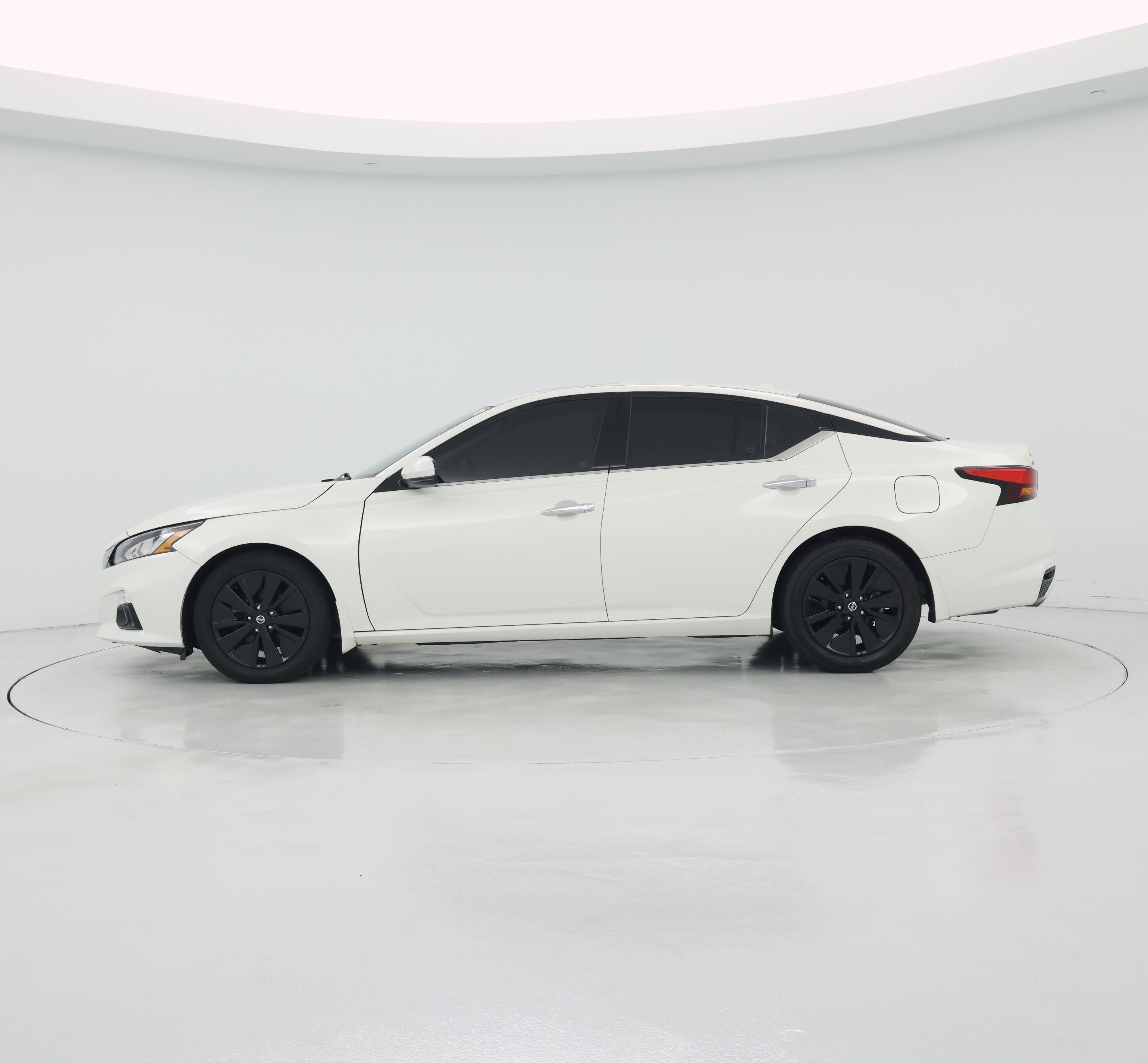 Thumbnail: 2020 Nissan Altima - 3