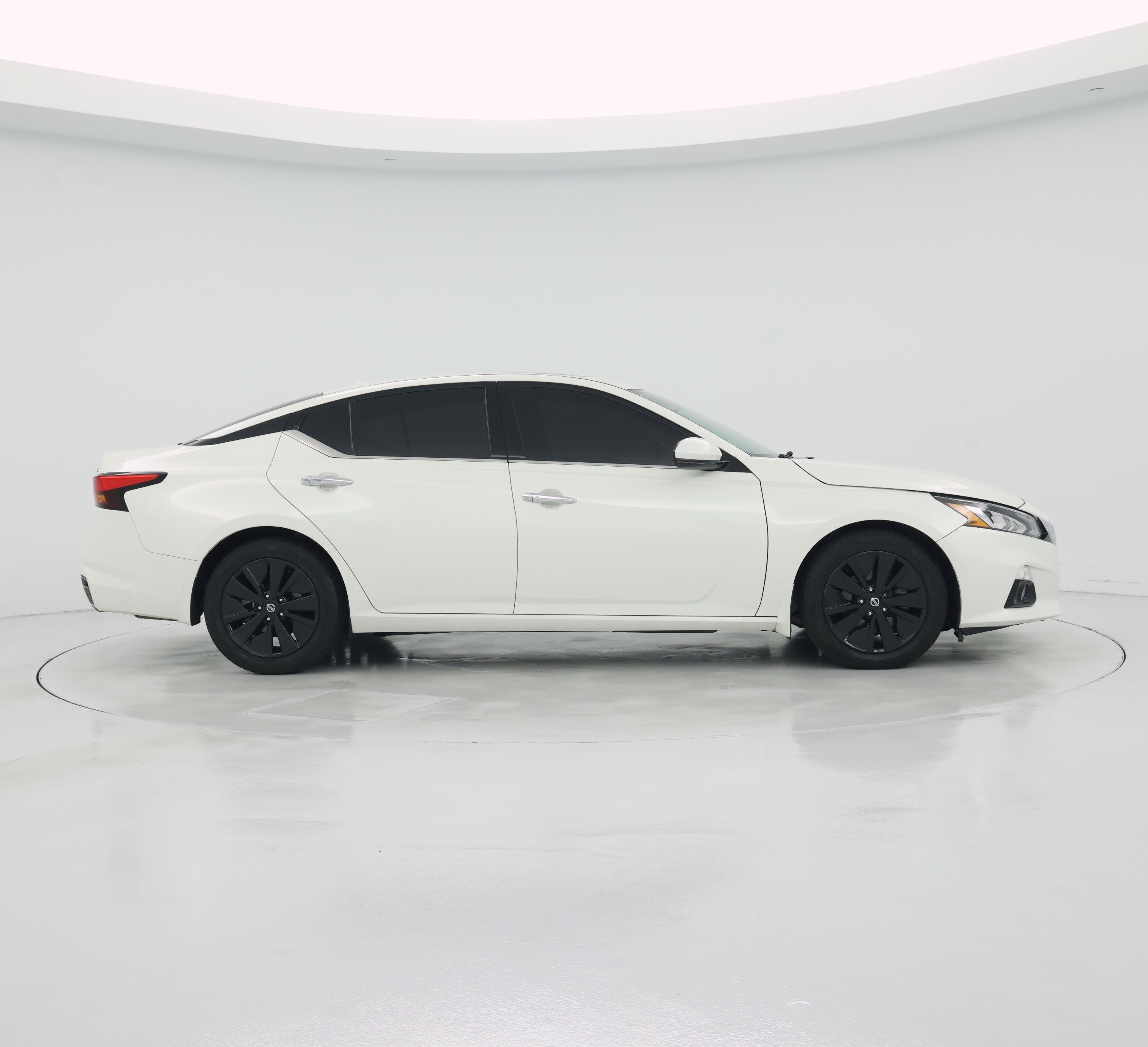 Thumbnail: 2020 Nissan Altima - 7