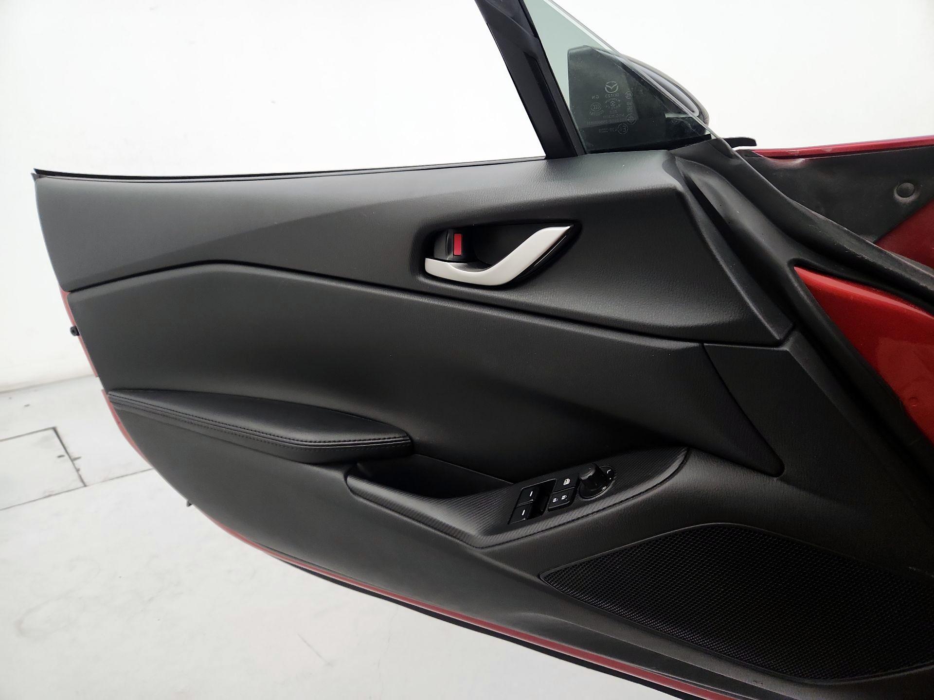 Thumbnail: 2021 Mazda MX-5 Miata - 12
