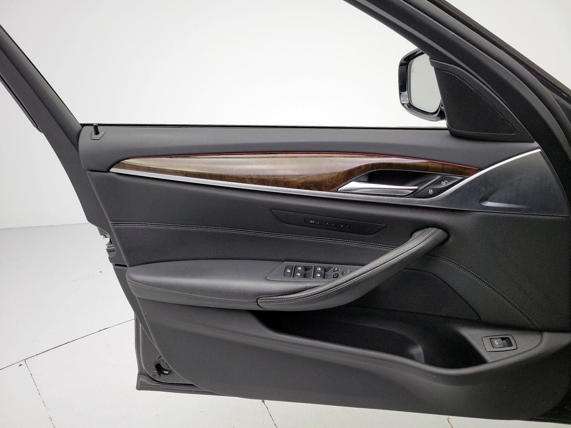 Thumbnail: 2019 BMW 5 Series - 12