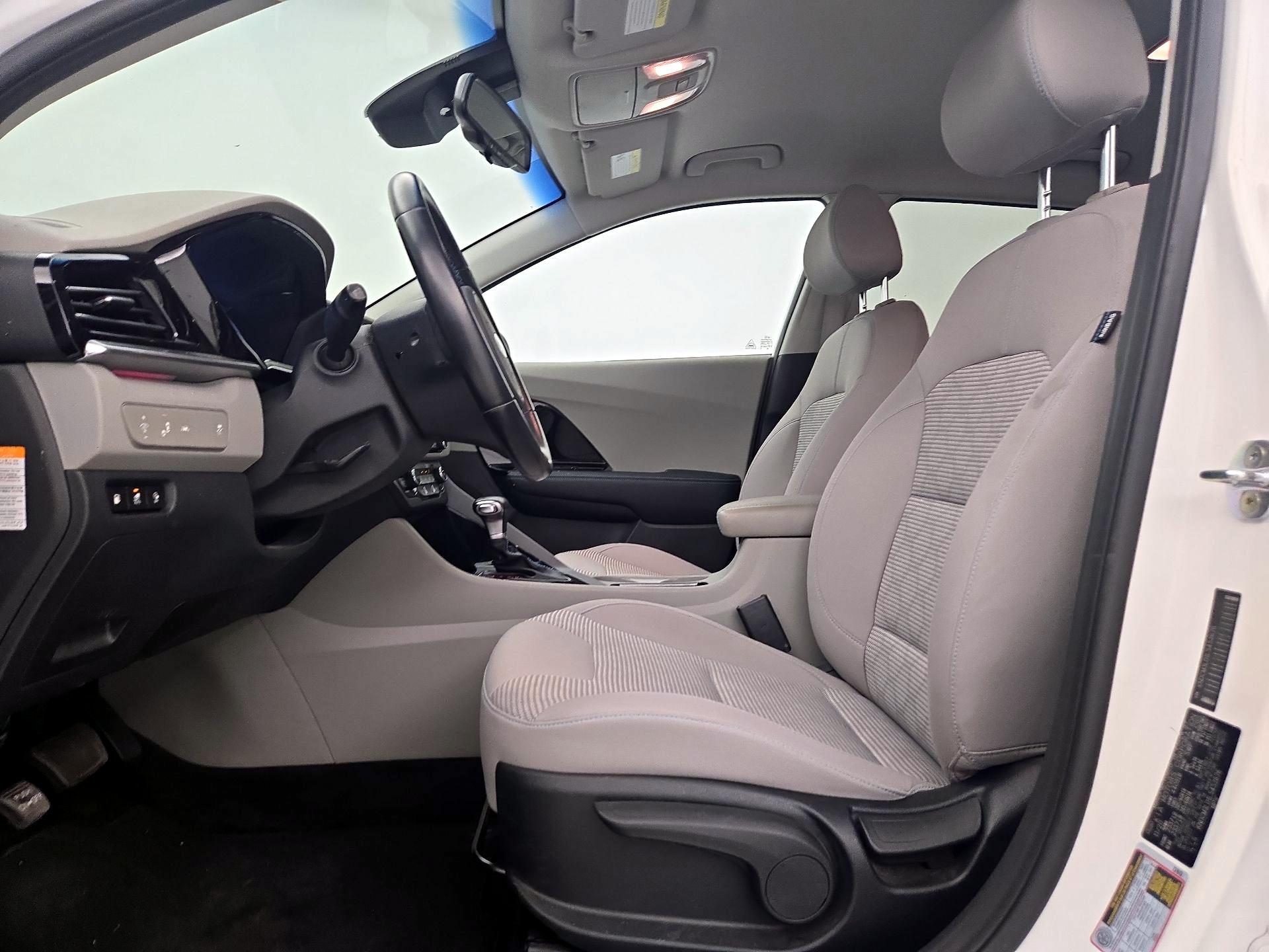 Thumbnail: 2020 Kia Niro - 11