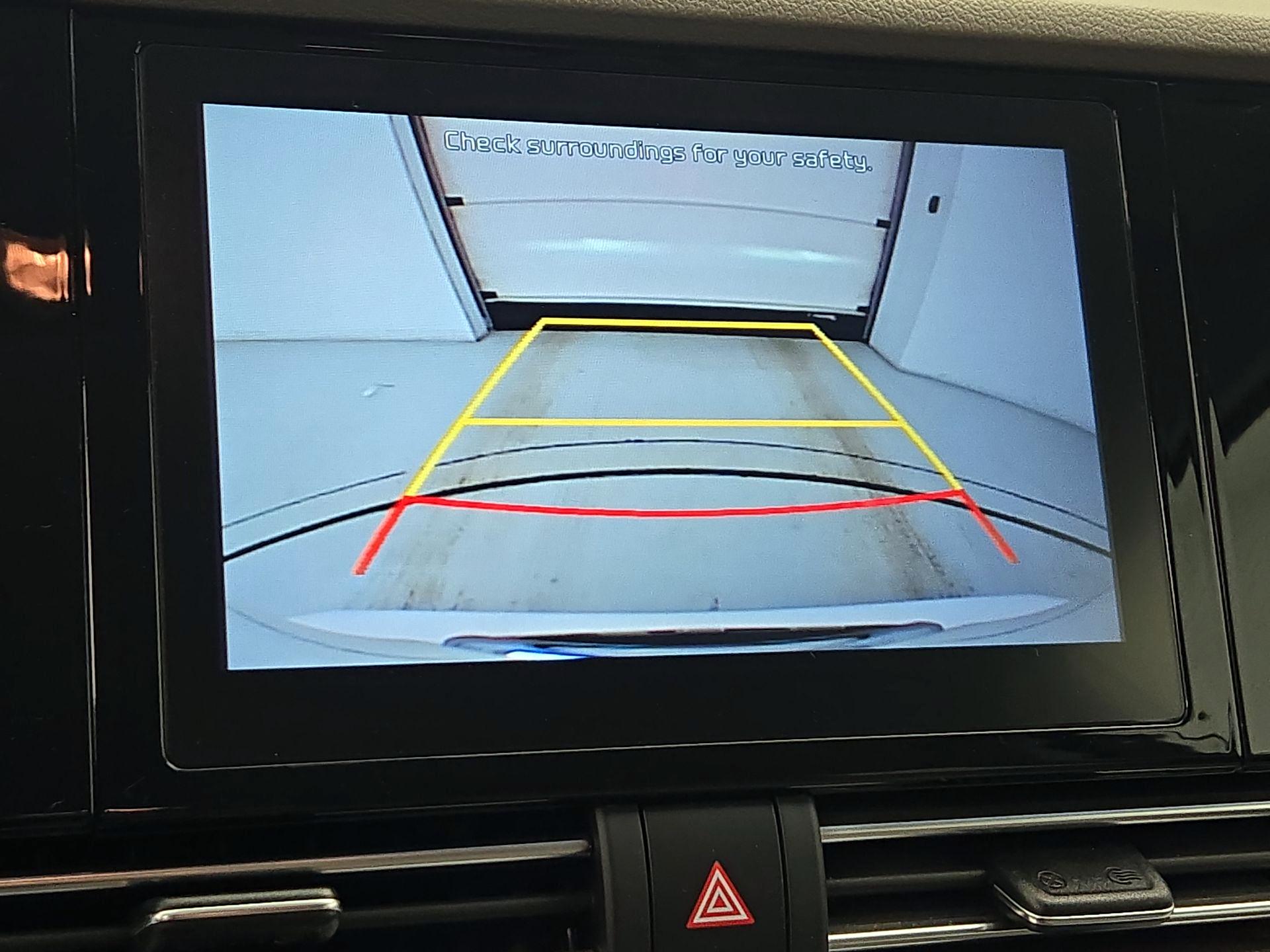 Thumbnail: 2020 Kia Niro - 14