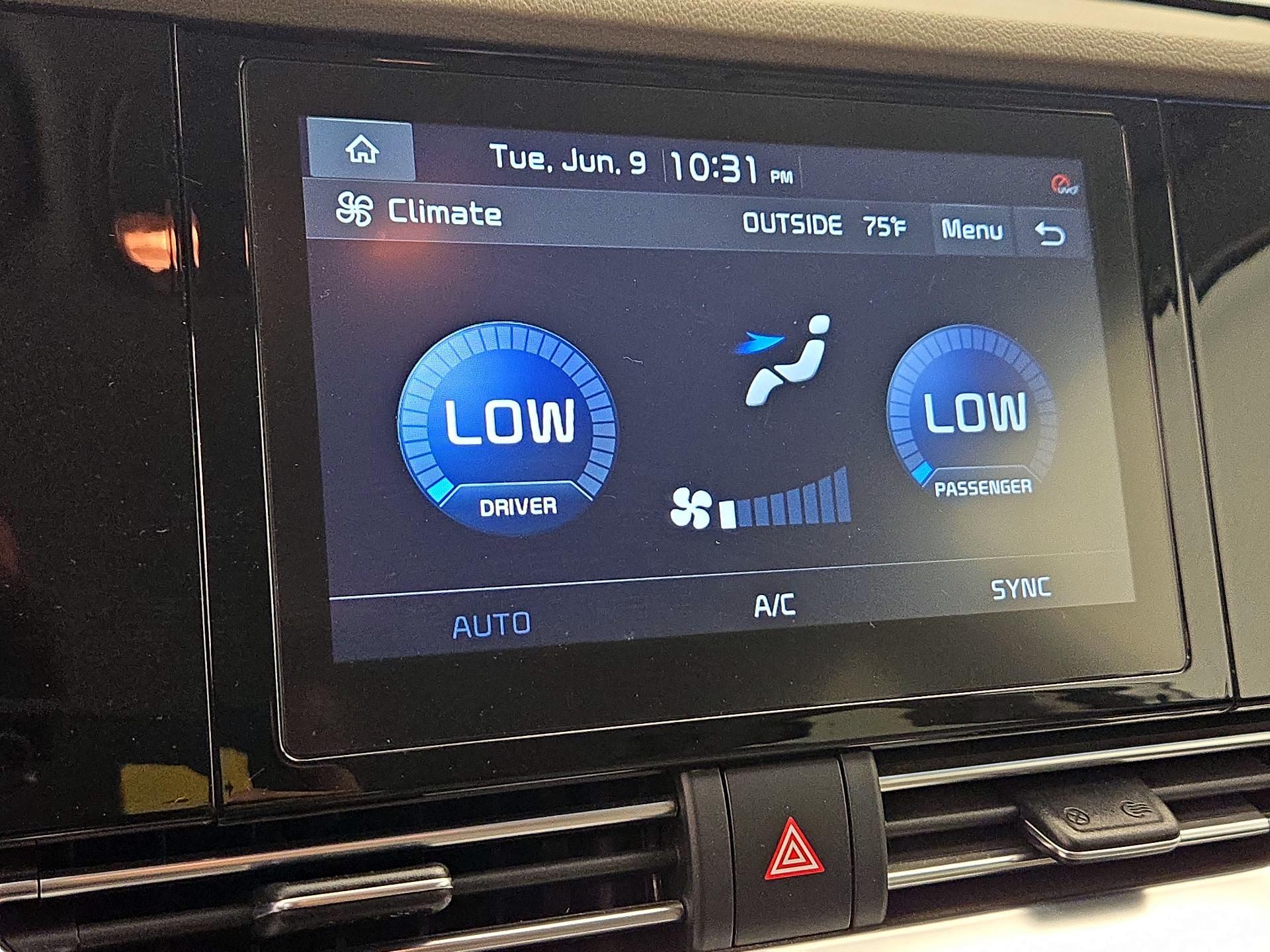 Thumbnail: 2020 Kia Niro - 16