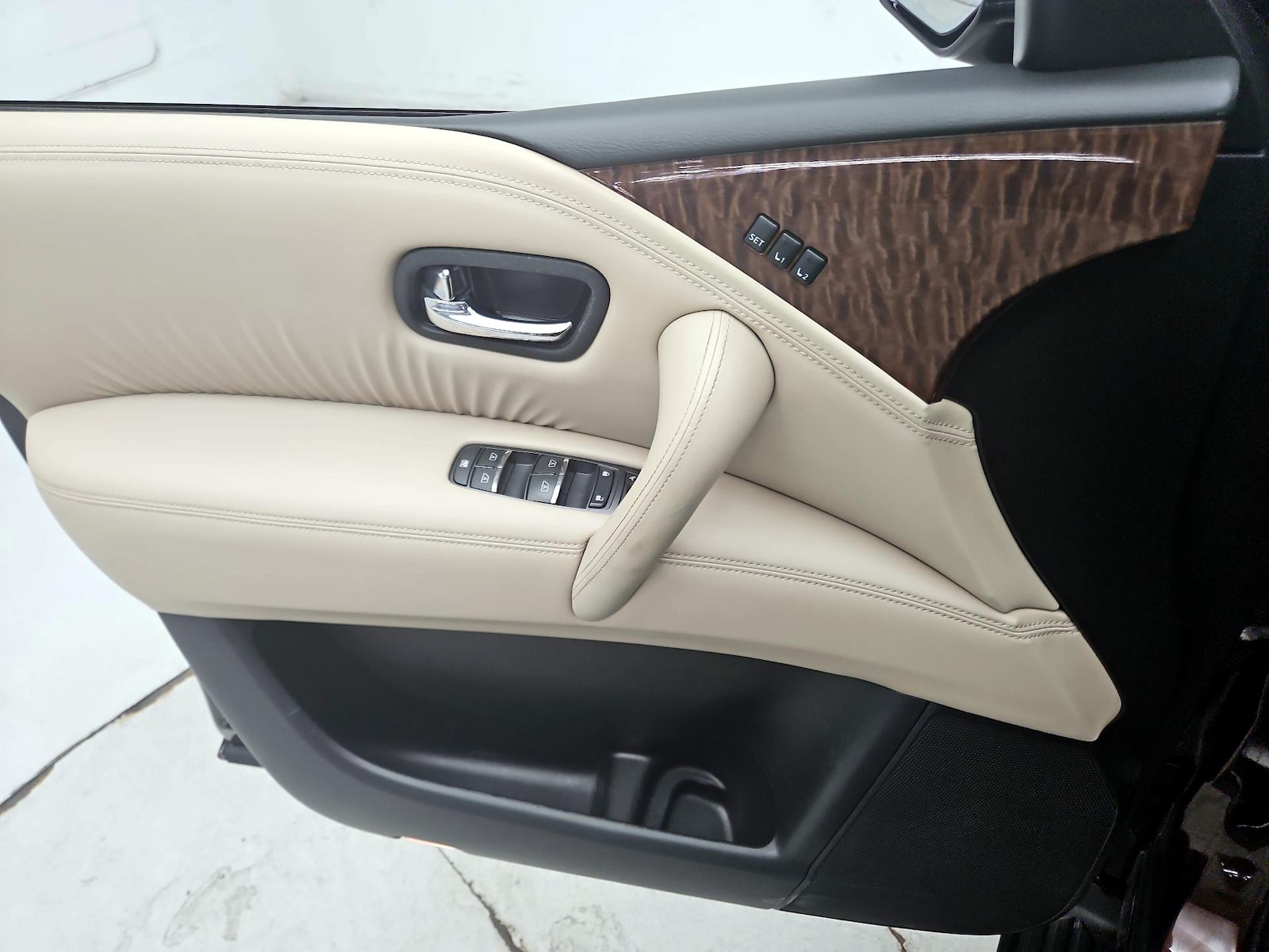 2020 Nissan Armada Platinum - Photo 13