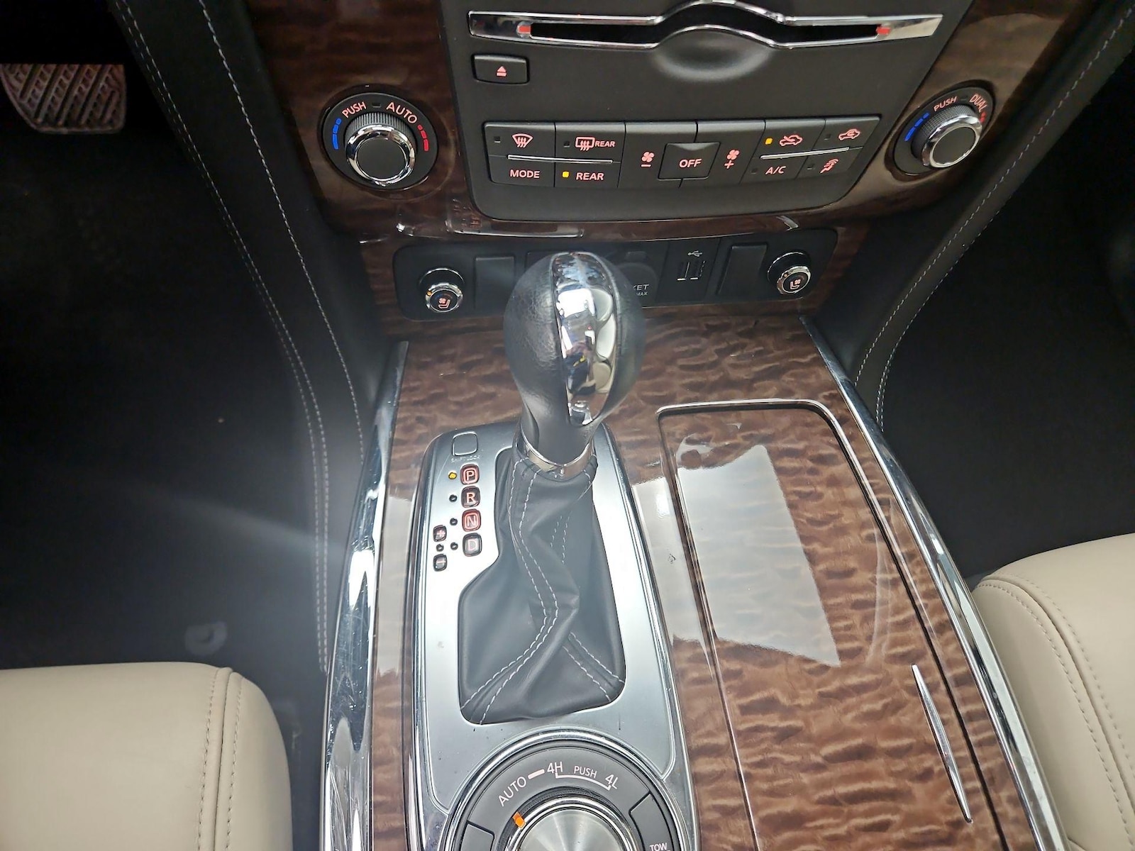 2020 Nissan Armada Platinum - Photo 19