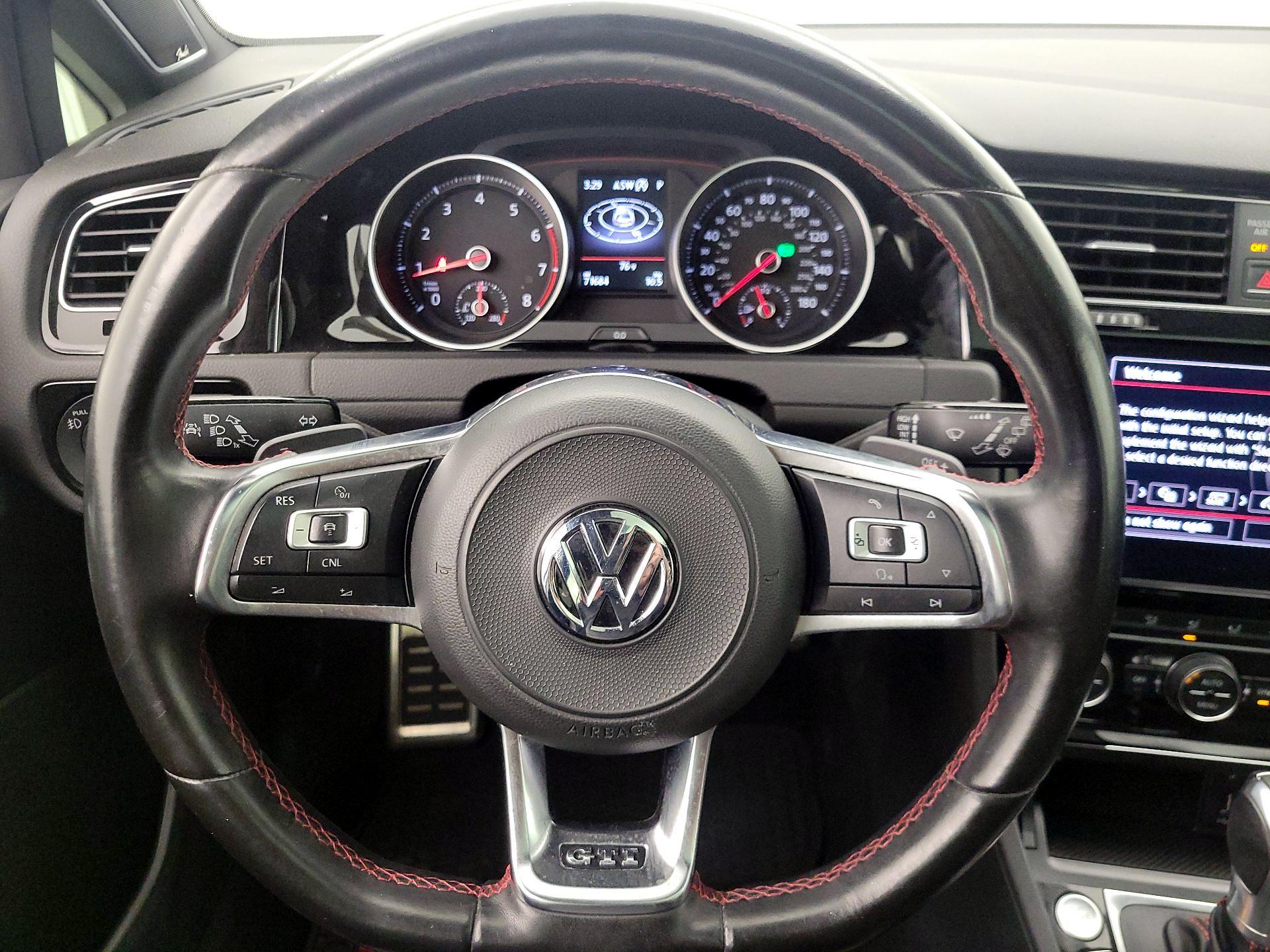 Thumbnail: 2018 Volkswagen Golf - 10