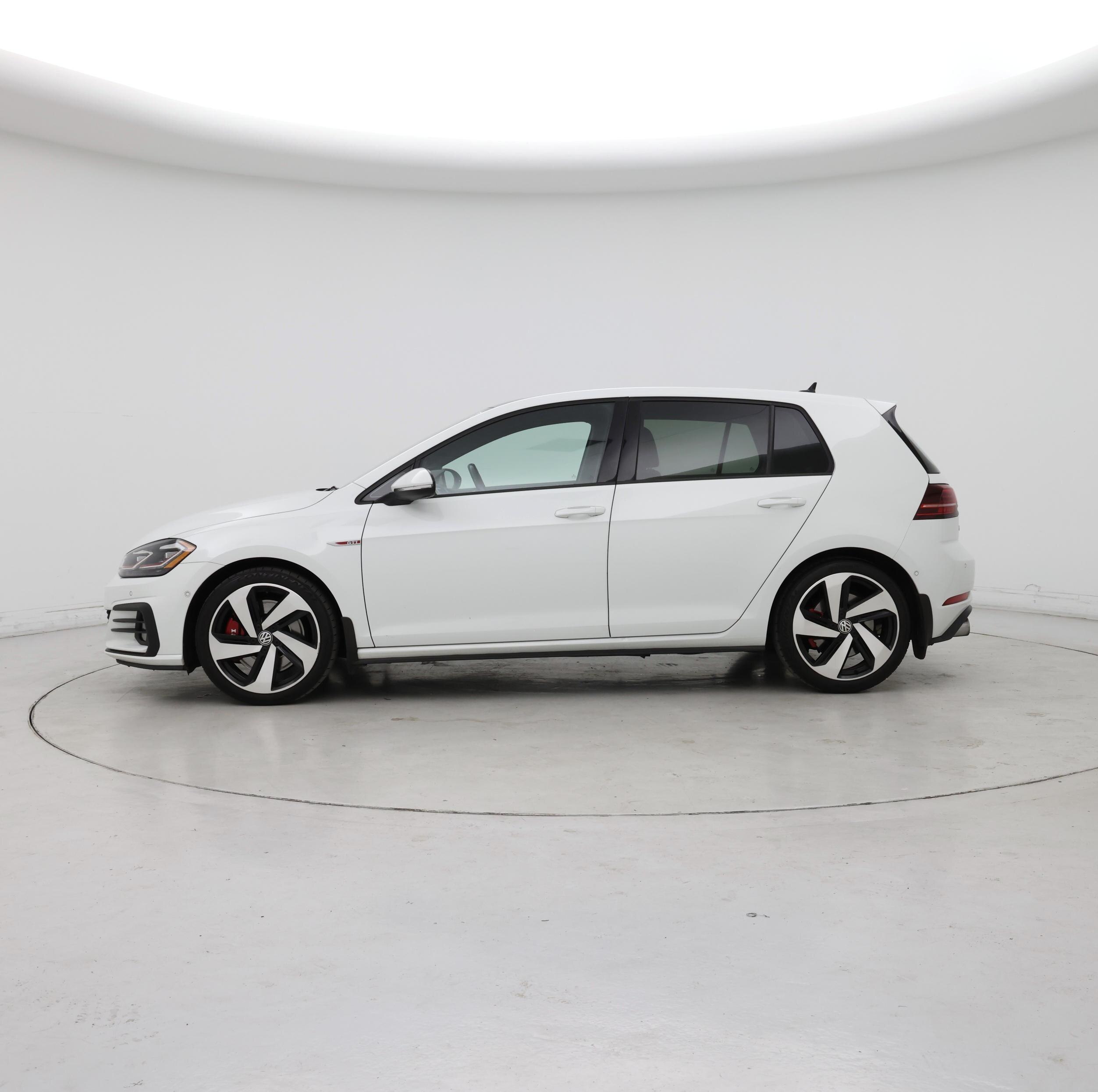 Thumbnail: 2018 Volkswagen Golf - 3