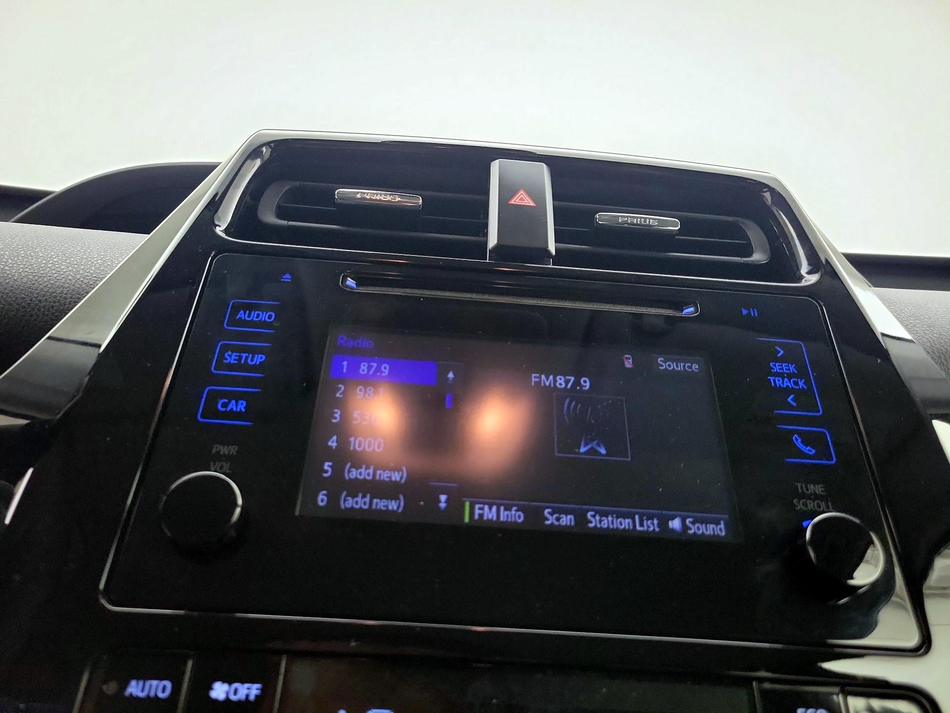 Thumbnail: 2019 Toyota Prius - 15