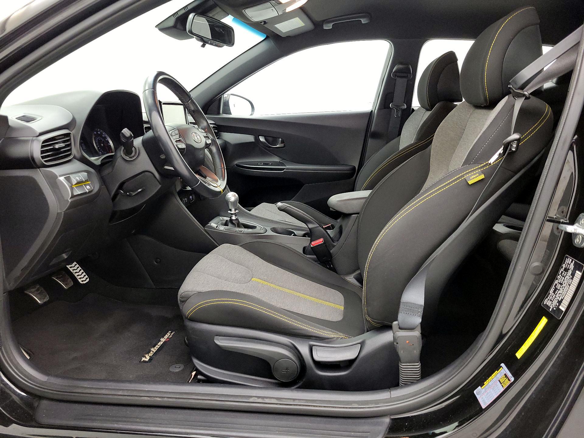 Thumbnail: 2019 Hyundai Veloster - 11