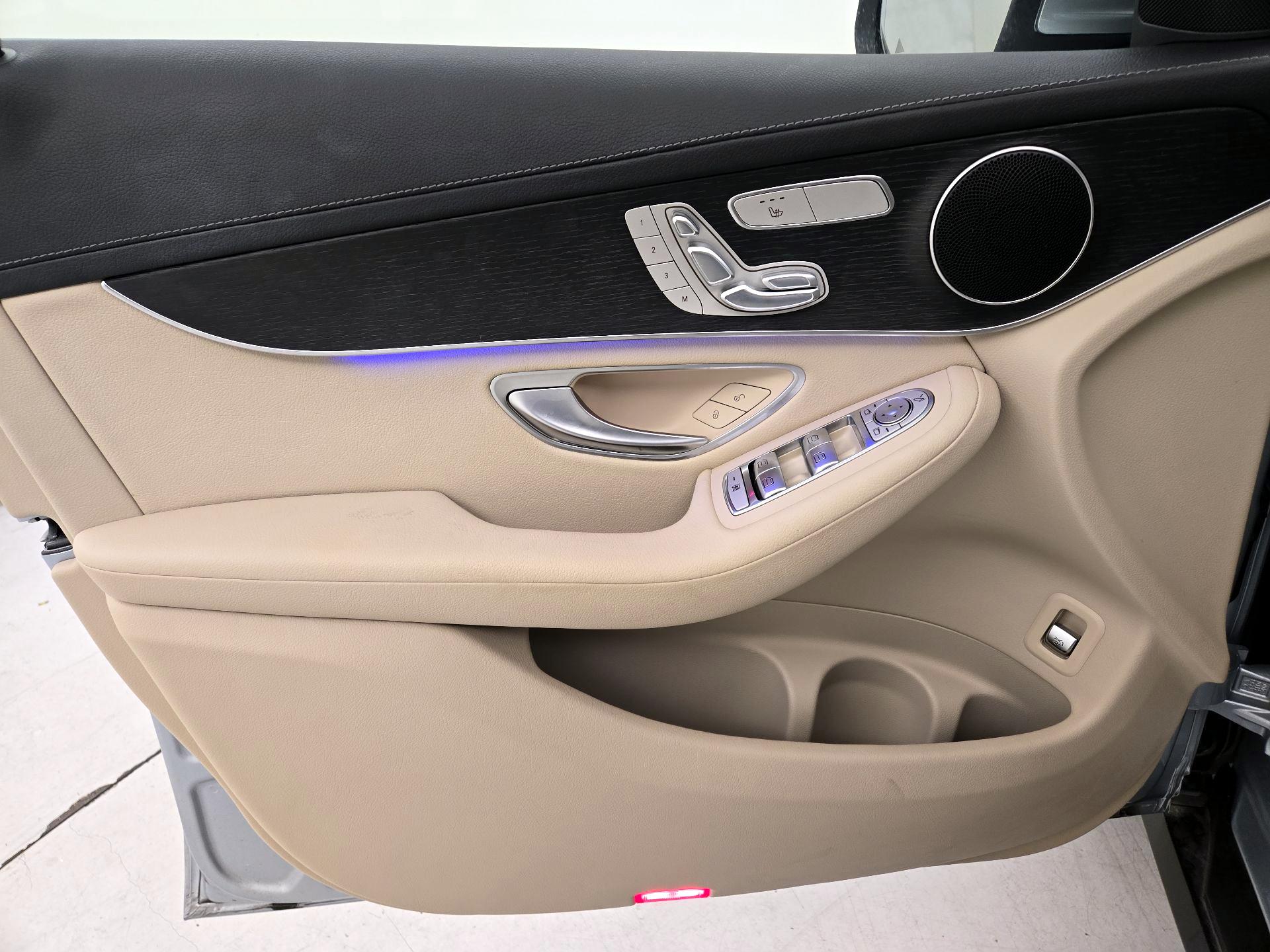 Thumbnail: 2022 Mercedes-Benz GLC - 12