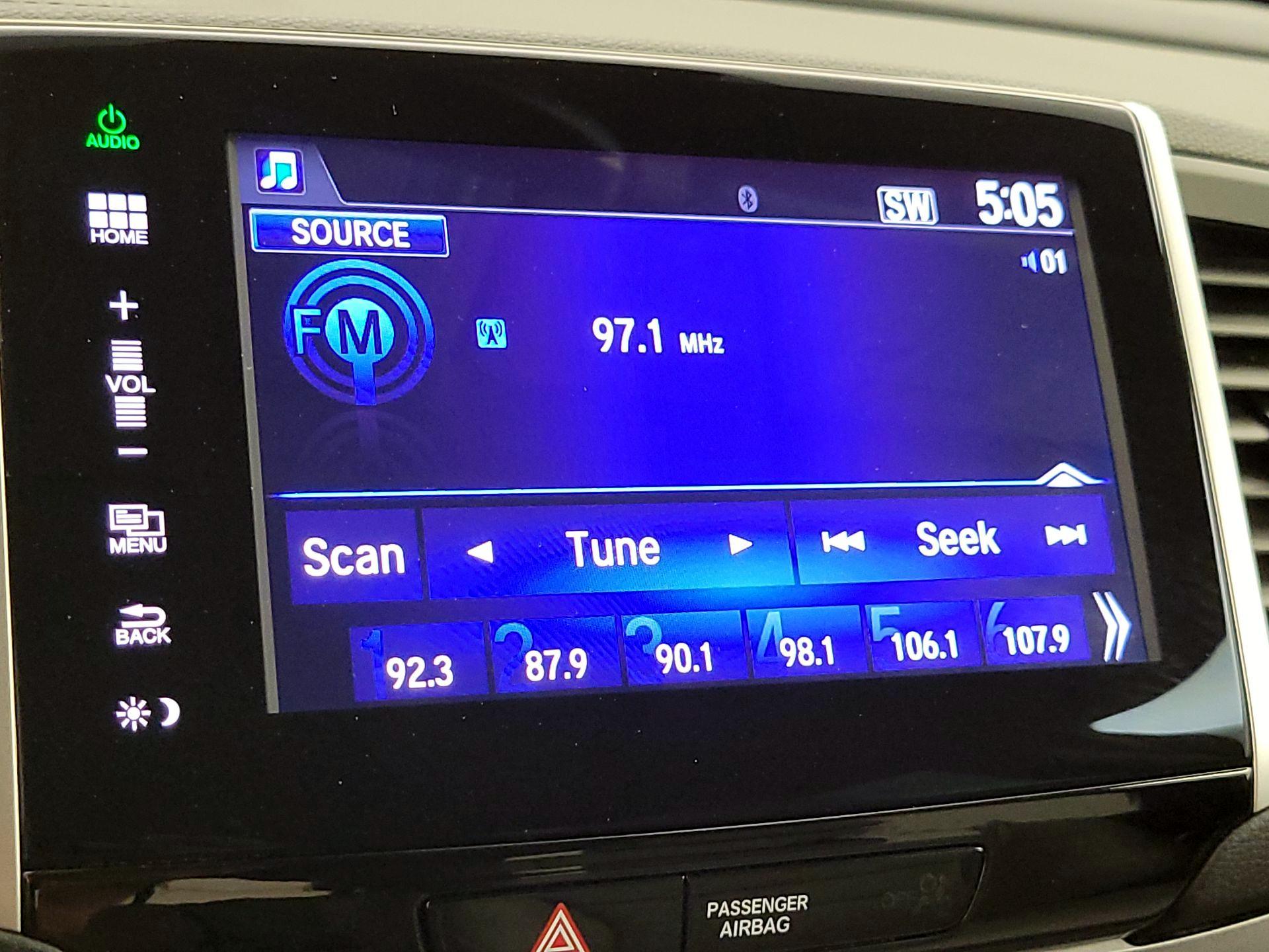 Thumbnail: 2016 Honda Pilot - 15